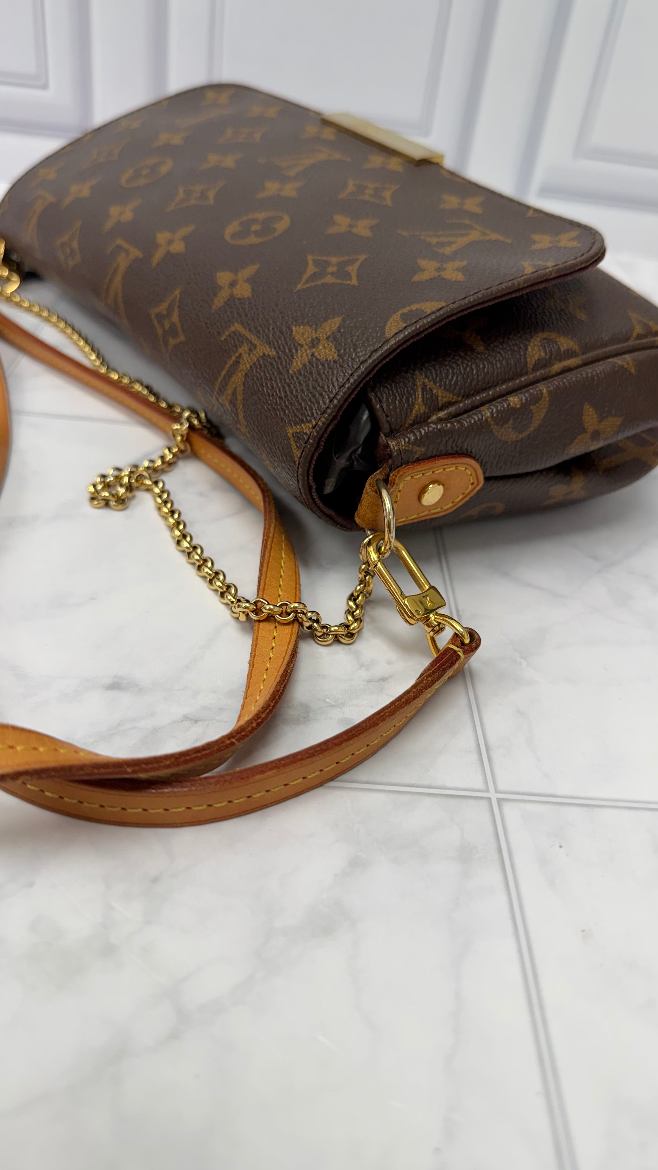 *DONS DROP* Louis Vuitton Monogram Favorite MM Crossbody Bag