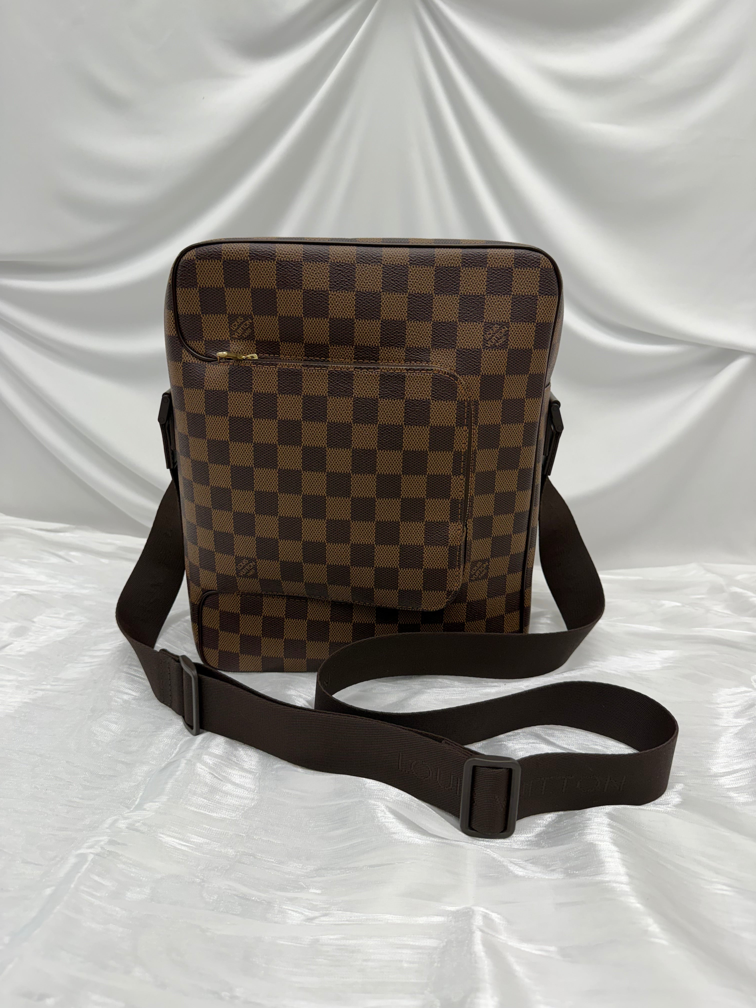 Louis Vuitton Damier Ebene Olav Messenger Bag