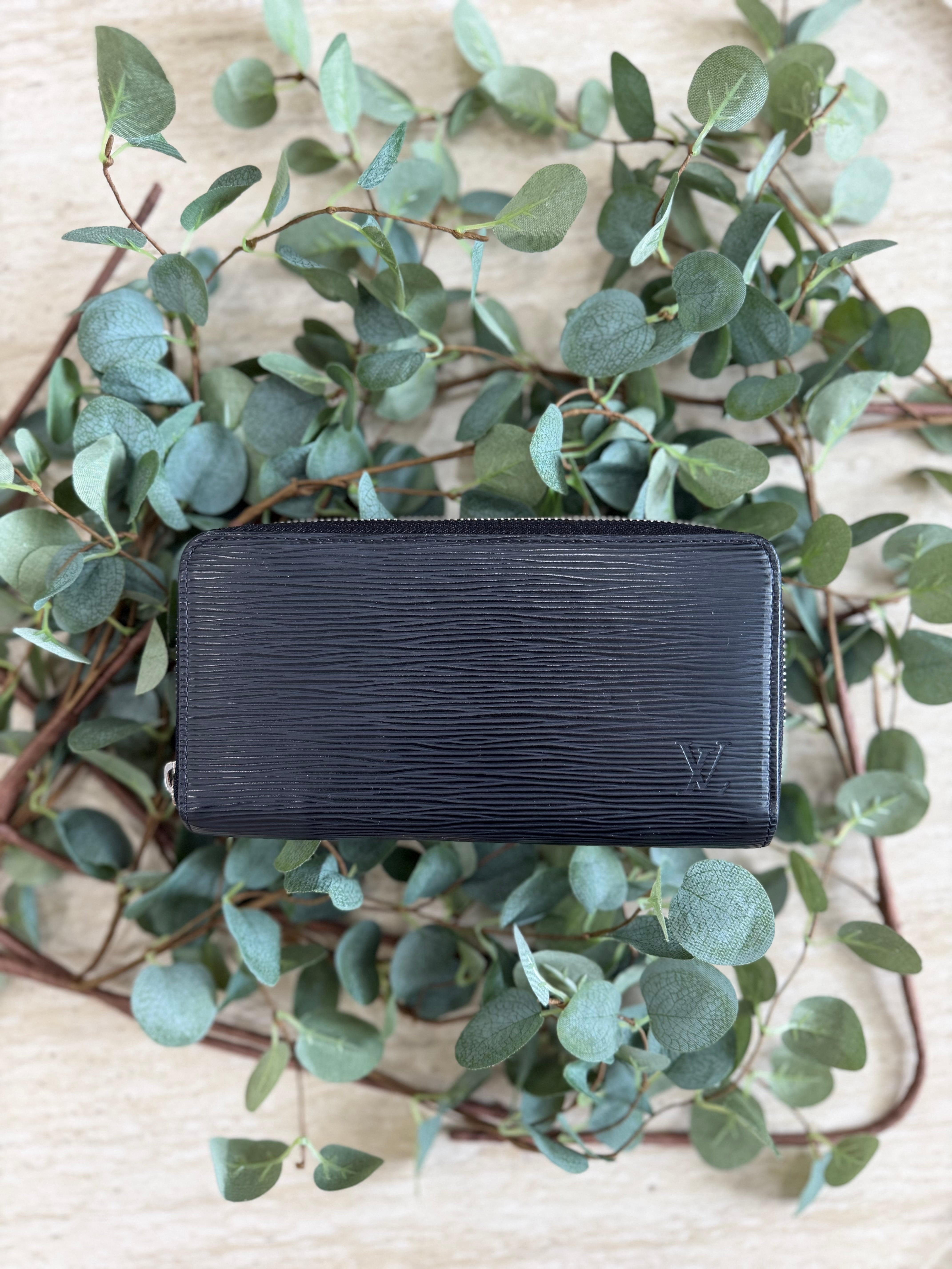 Louis Vuitton Black Epi Zippy Wallet