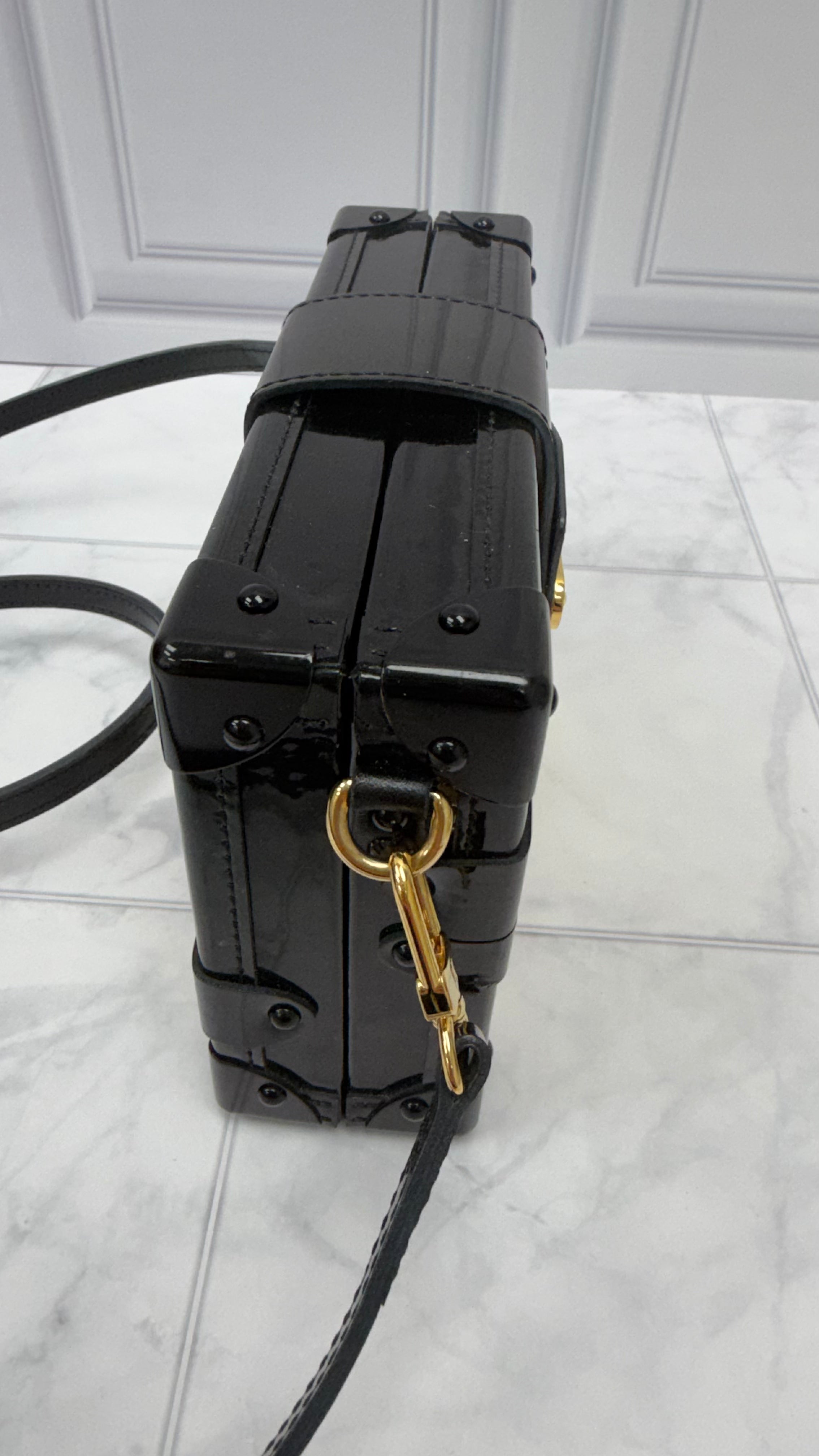 *DONS DROP* Louis Vuitton White Stickers Vernis Petite Malle Trunk Bag
