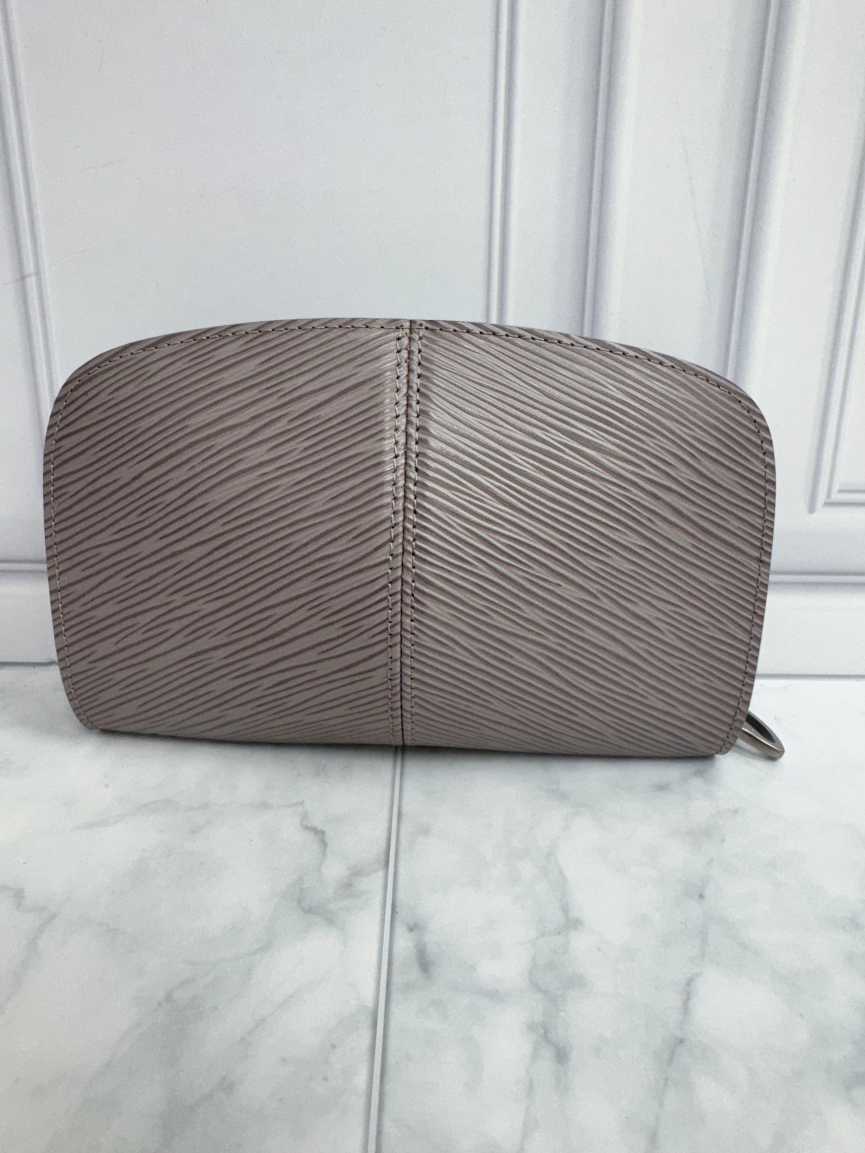 LIKE NEW - Louis Vuitton Lavender Epi Pouch