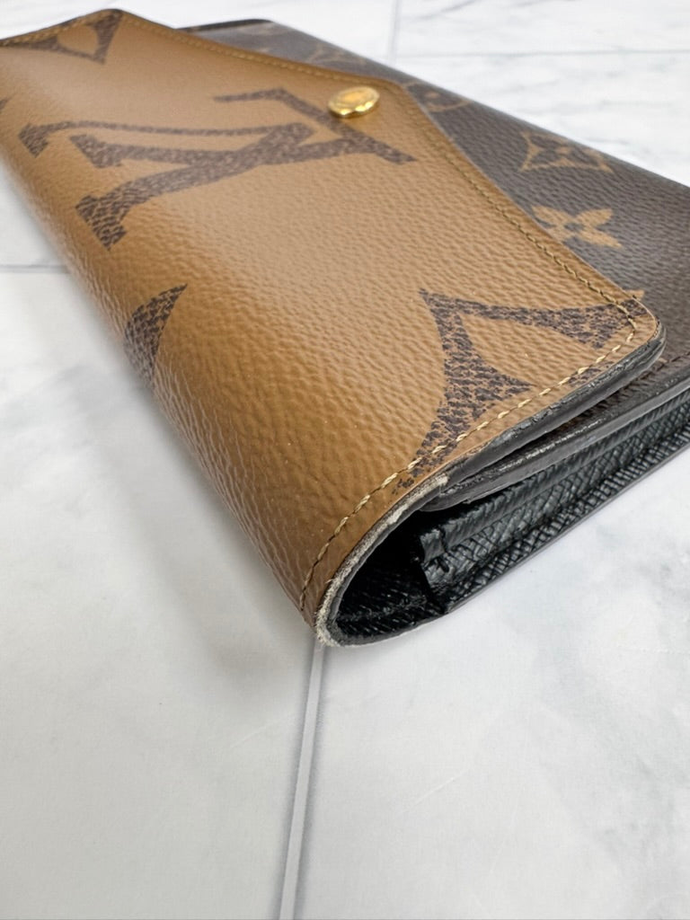 Louis Vuitton Reverse Monogram Sarah Long Wallet