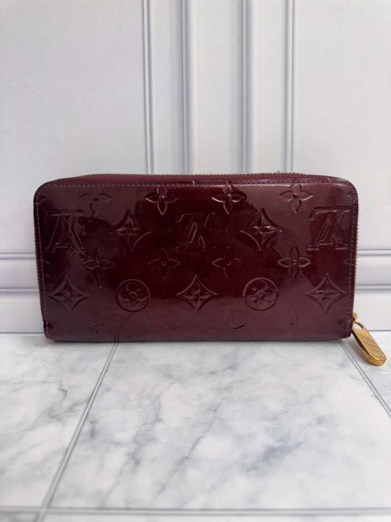Louis Vuitton Burgundy Vernis Monogram Zippy Wallet