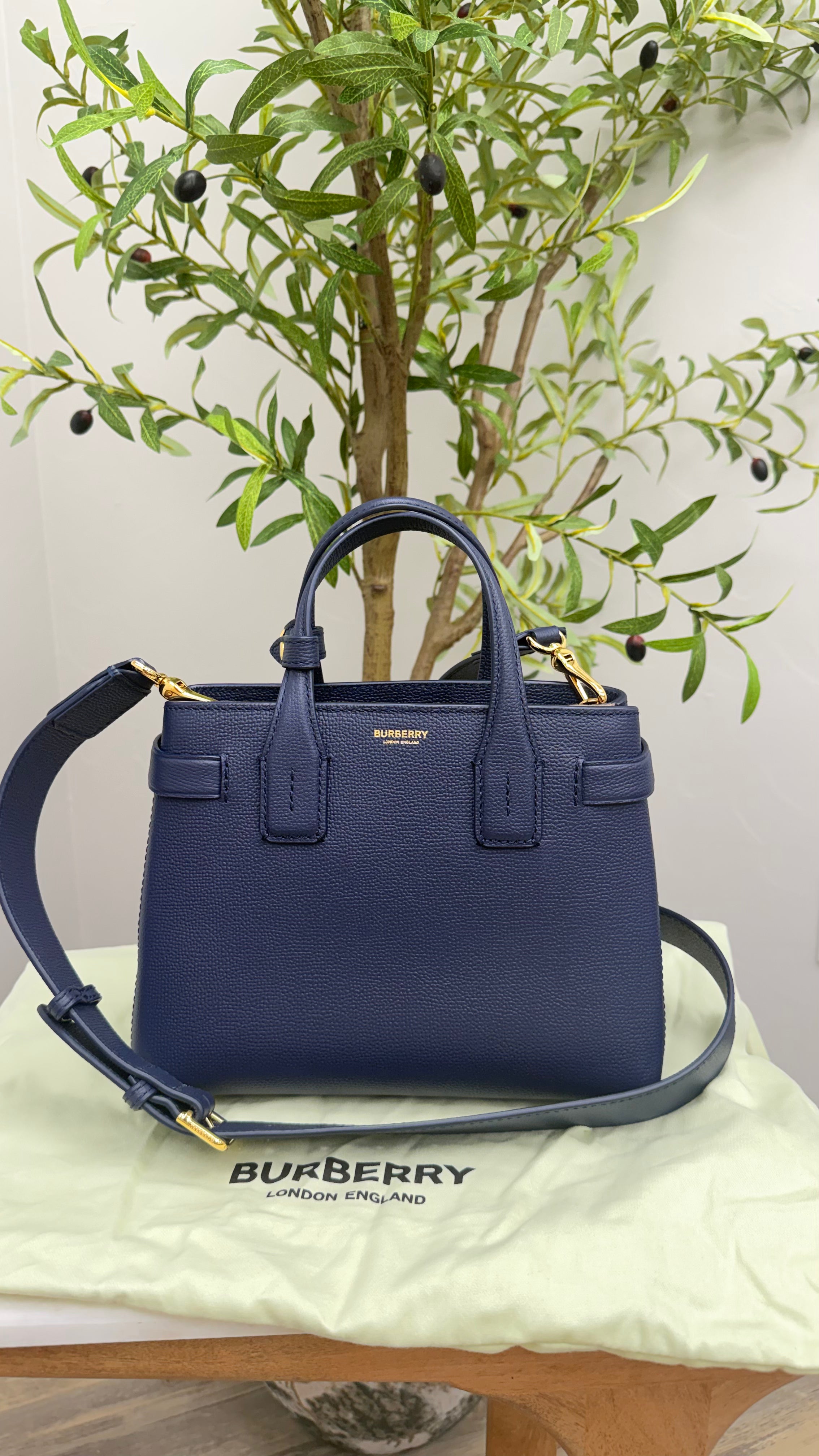 *DONS DROP* LIKE NEW- Burberry Blue Grainy Leather House Check Small Banner Tote