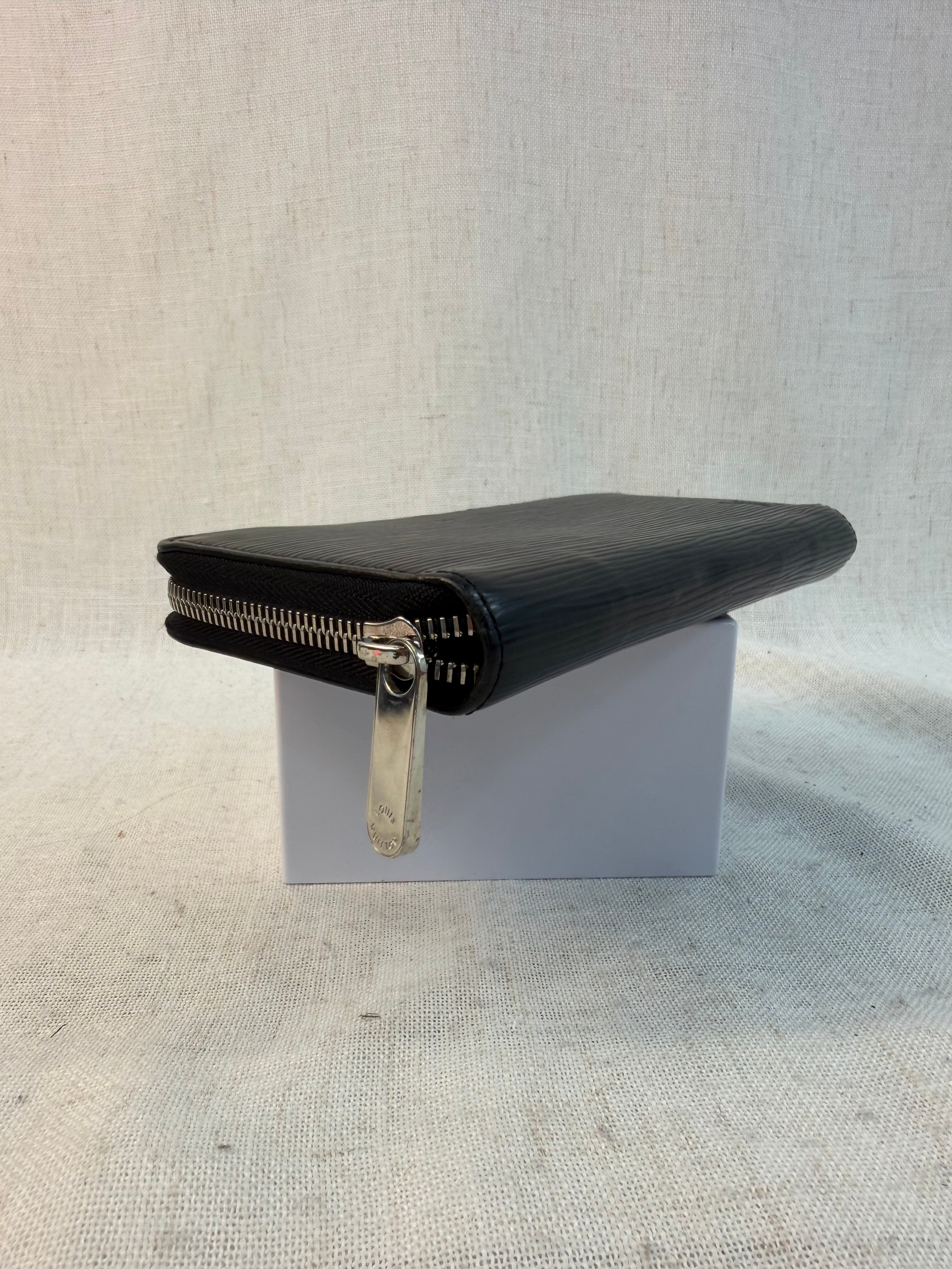 Louis Vuitton Black Epi Zippy Wallet