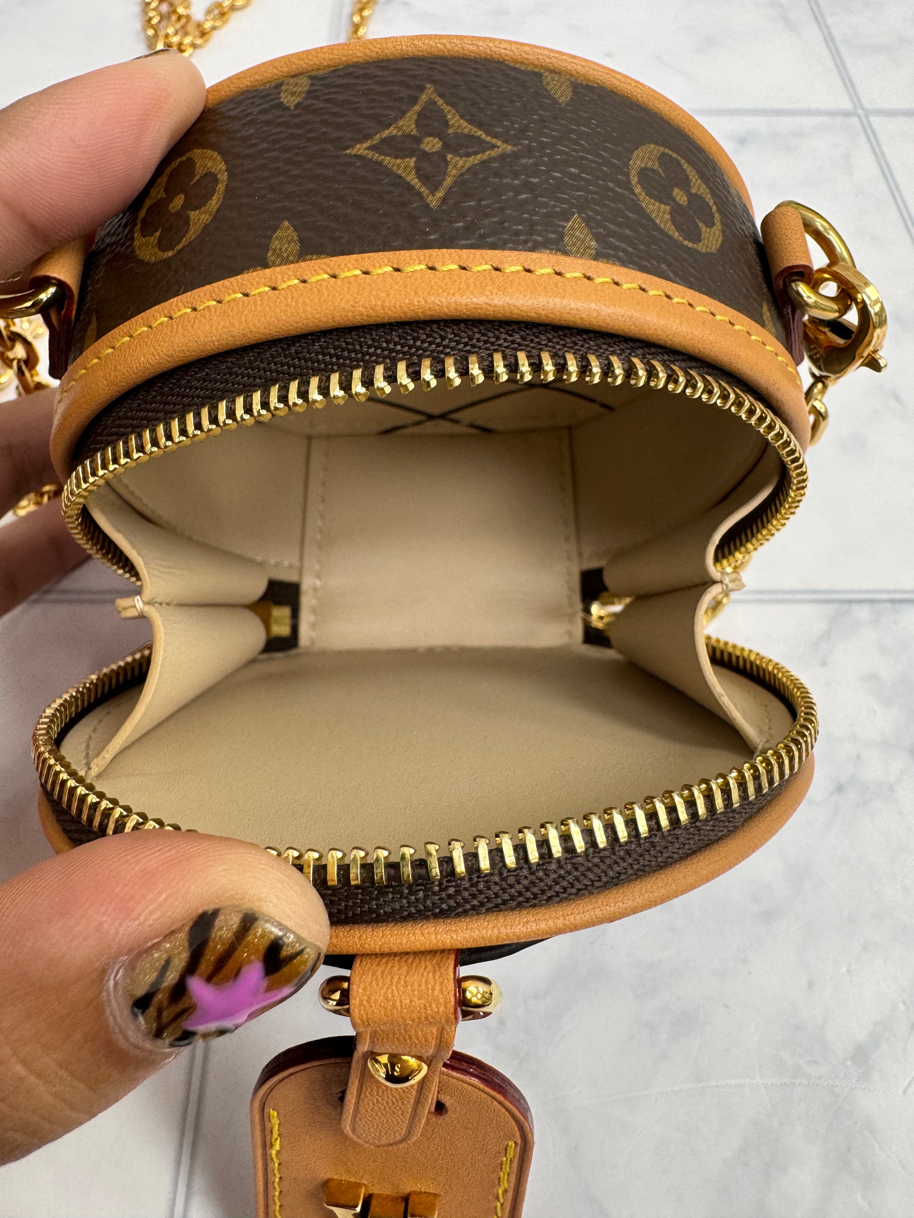 LIKE NEW - Louis Vuitton Monogram Boite Chapeau Necklace