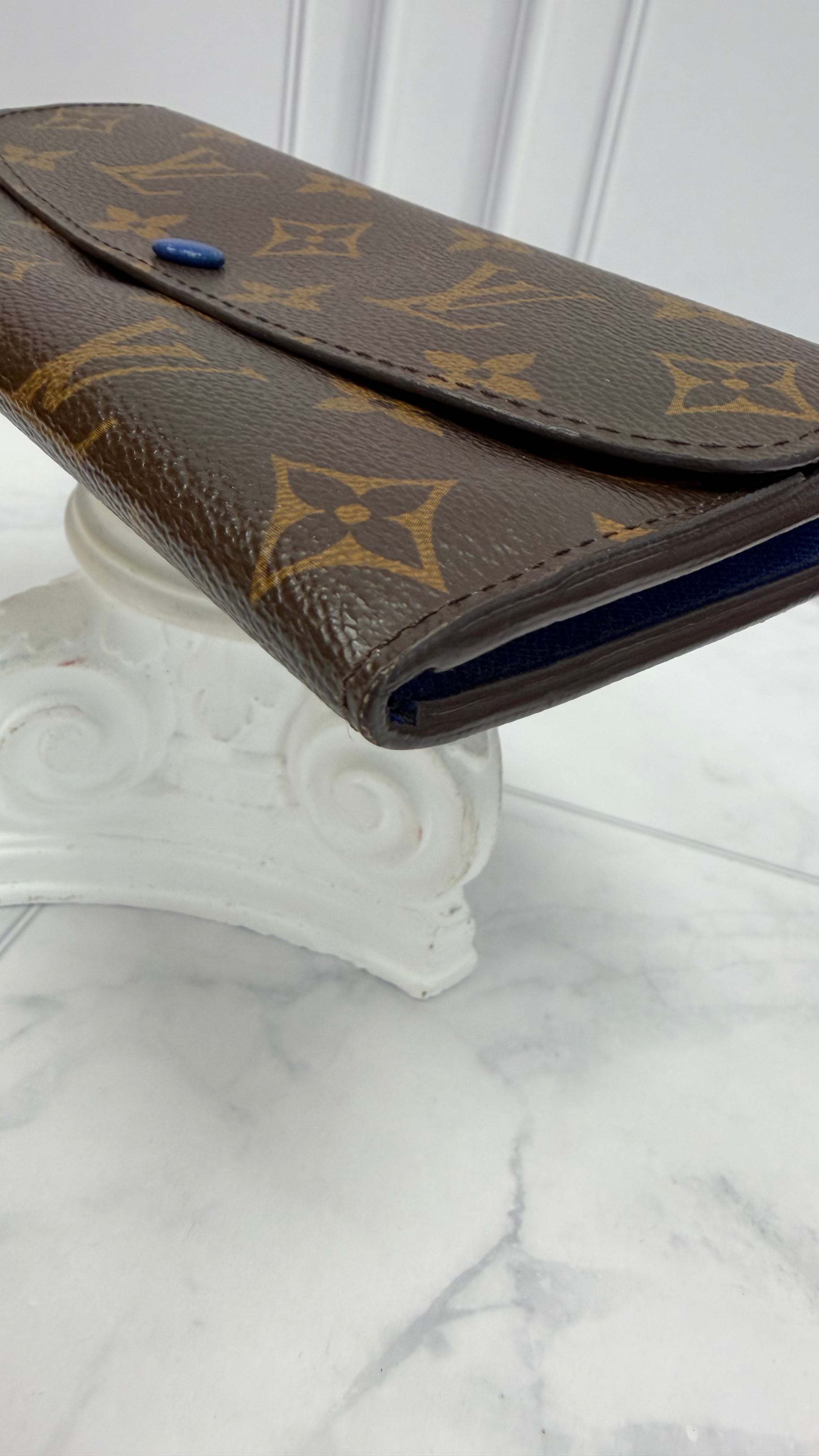 *DONS DROP* Louis Vuitton Monogram & Blue Emilie Wallet