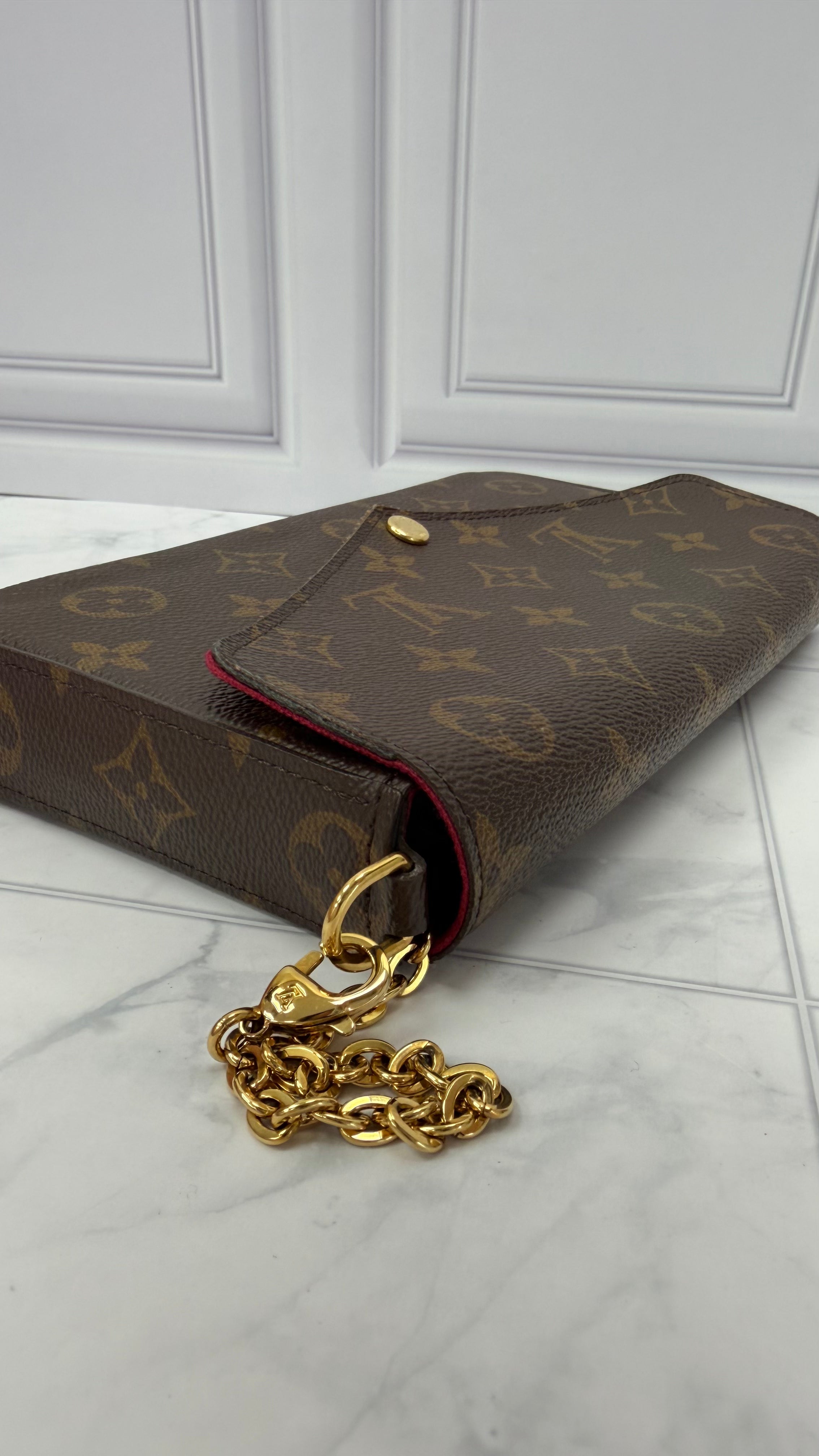 *DONS DROP* LIKE NEW- Louis Vuitton Monogram & Fuchsia Felicie Pochette