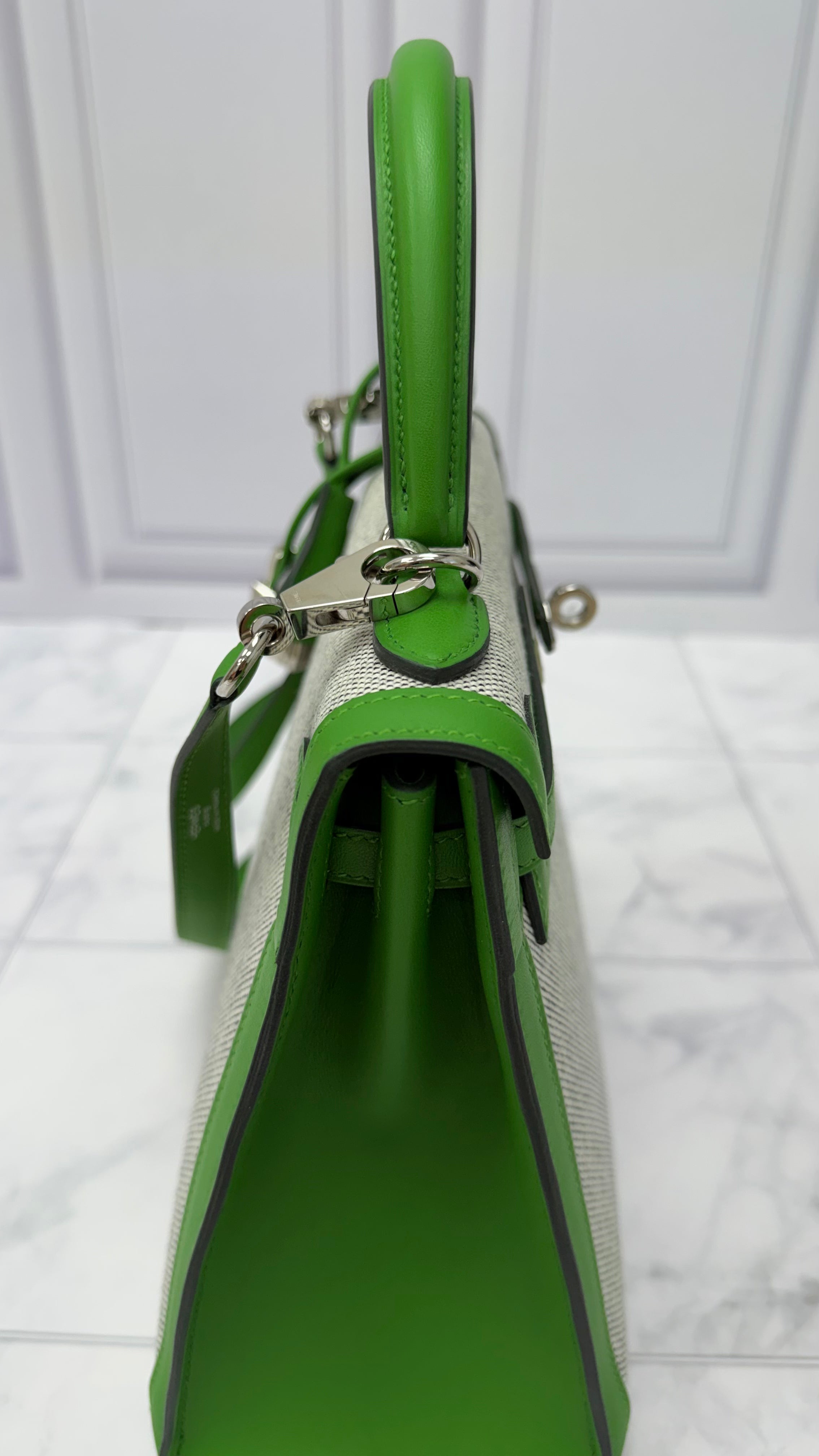 *DONS DROP* BRAND NEW - Hermes Green Yucca Swift Leather And Canvas Kelly 25 Handbag