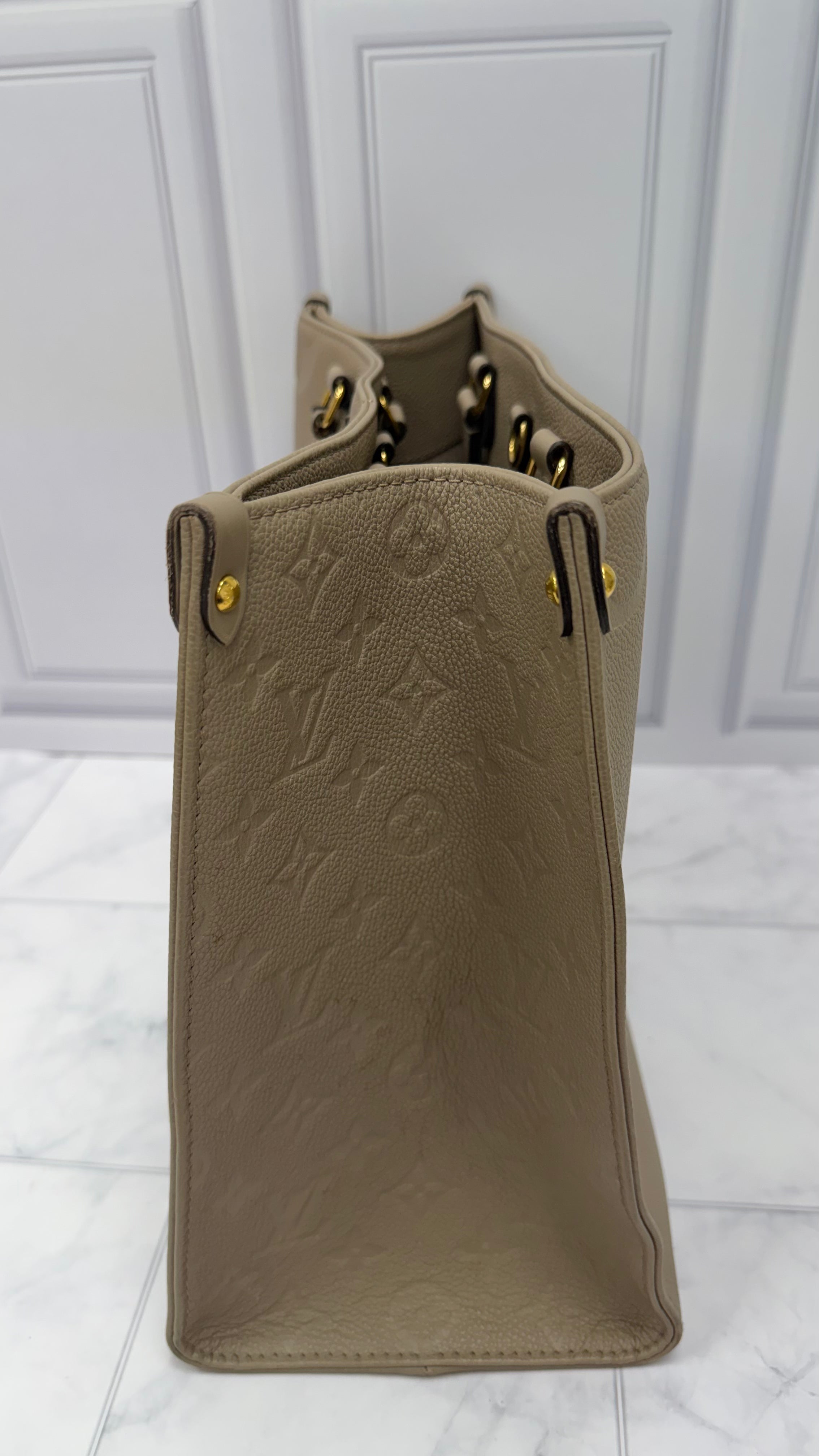 *DONS DROP* Louis Vuitton Turtledove Empreinte On The Go MM Tote Bag