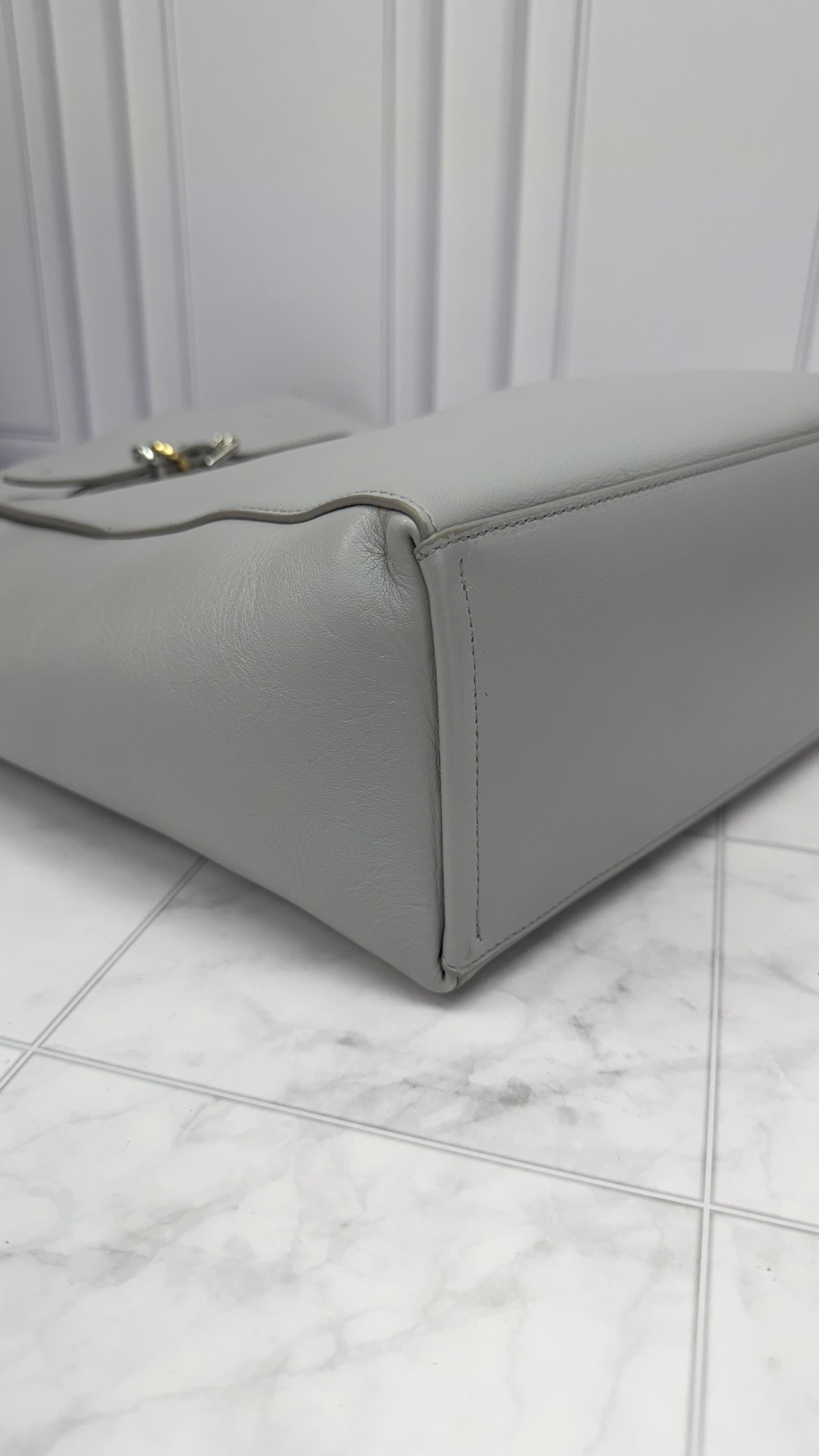 *DONS DROP* LIKE NEW - Givenchy Grey Grained Leather Voyou North South Small Tote Bag