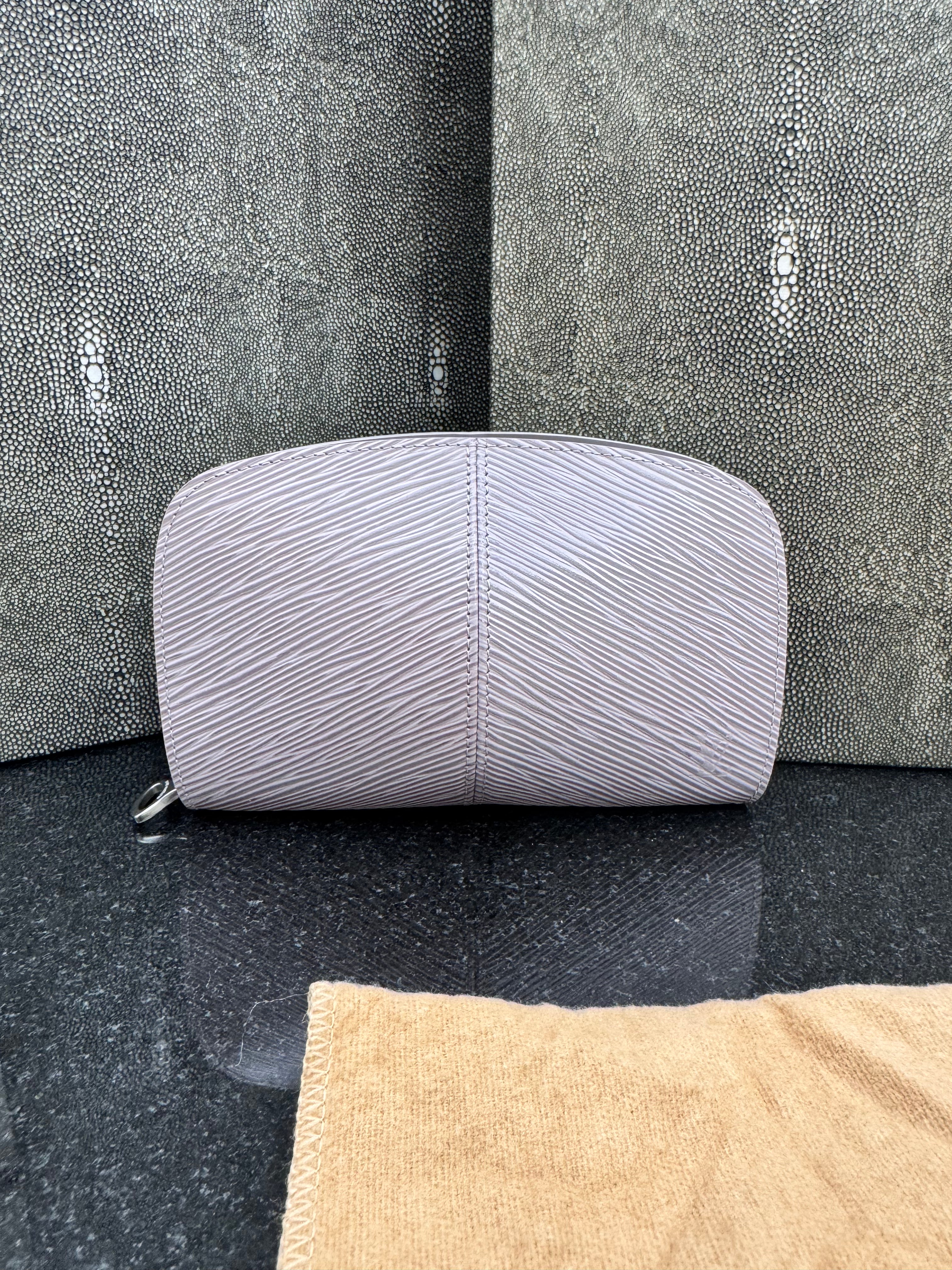 LIKE NEW - Louis Vuitton Lavender Epi Pouch