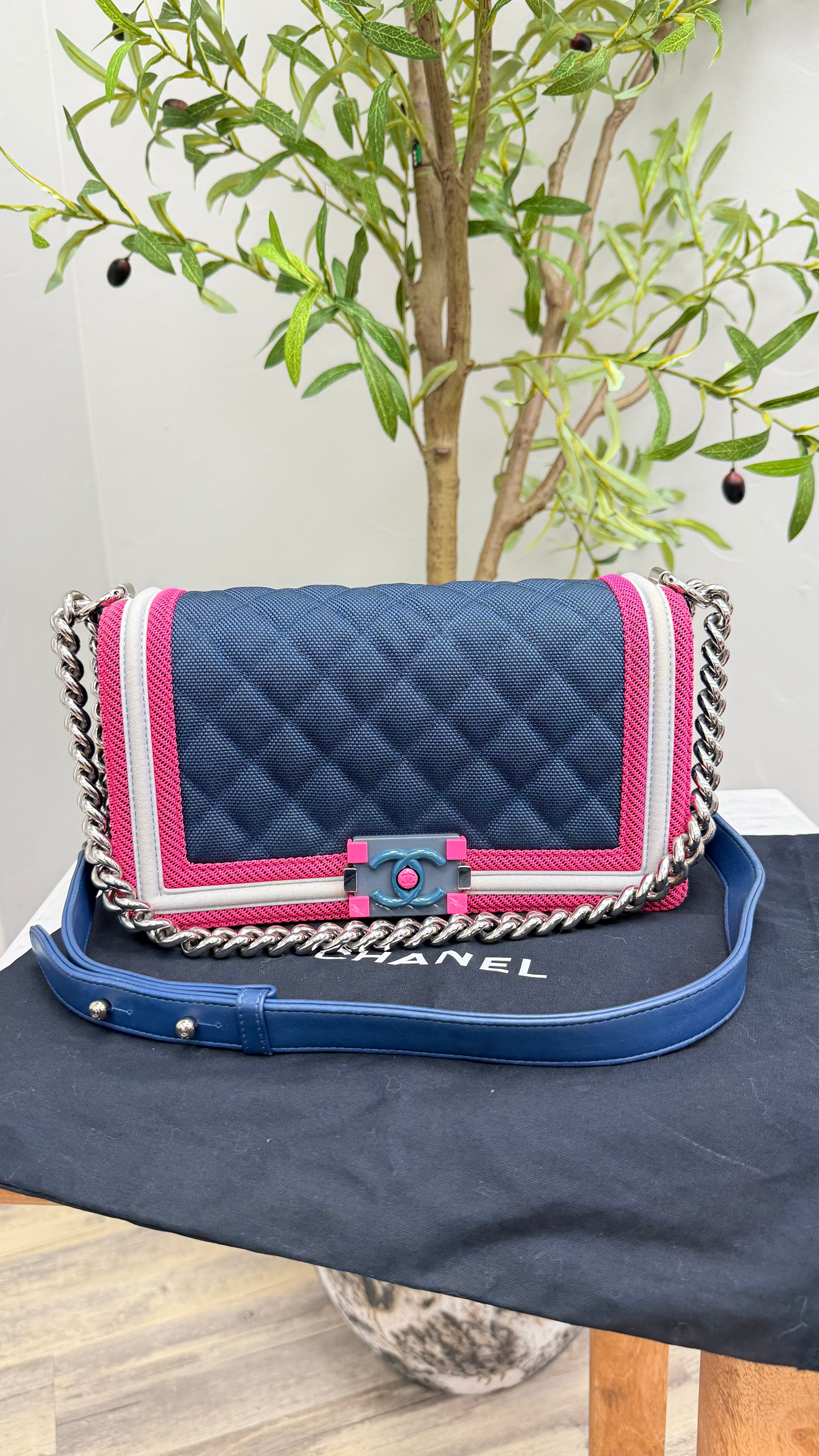 *DONS DROP* Chanel Navy & Pink Quilted Canvas Fluo Medium Boy Flap Bag