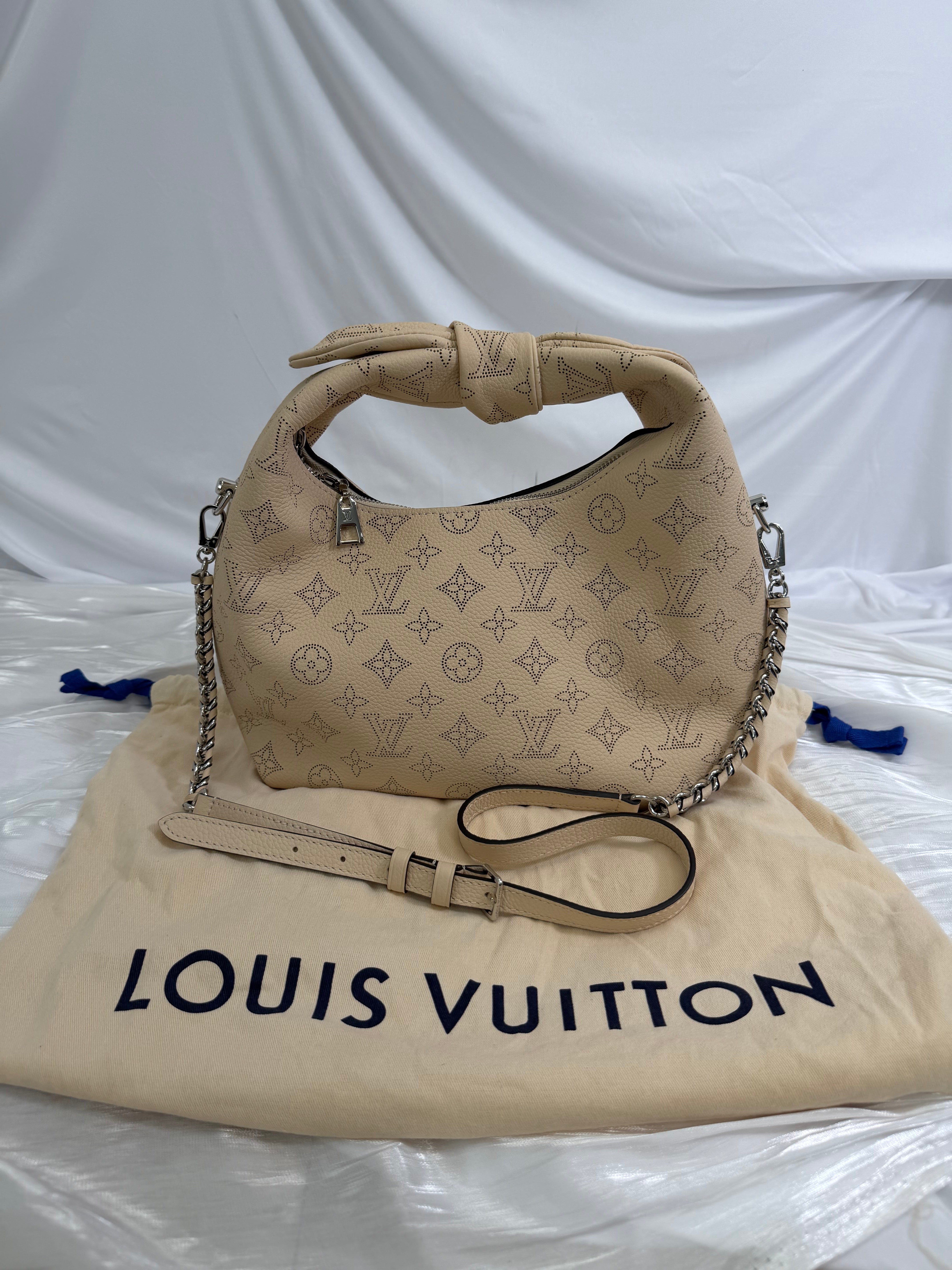 BRAND NEW Louis Vuitton Monogram Beige Mahina Leather Why Knot PM Bag