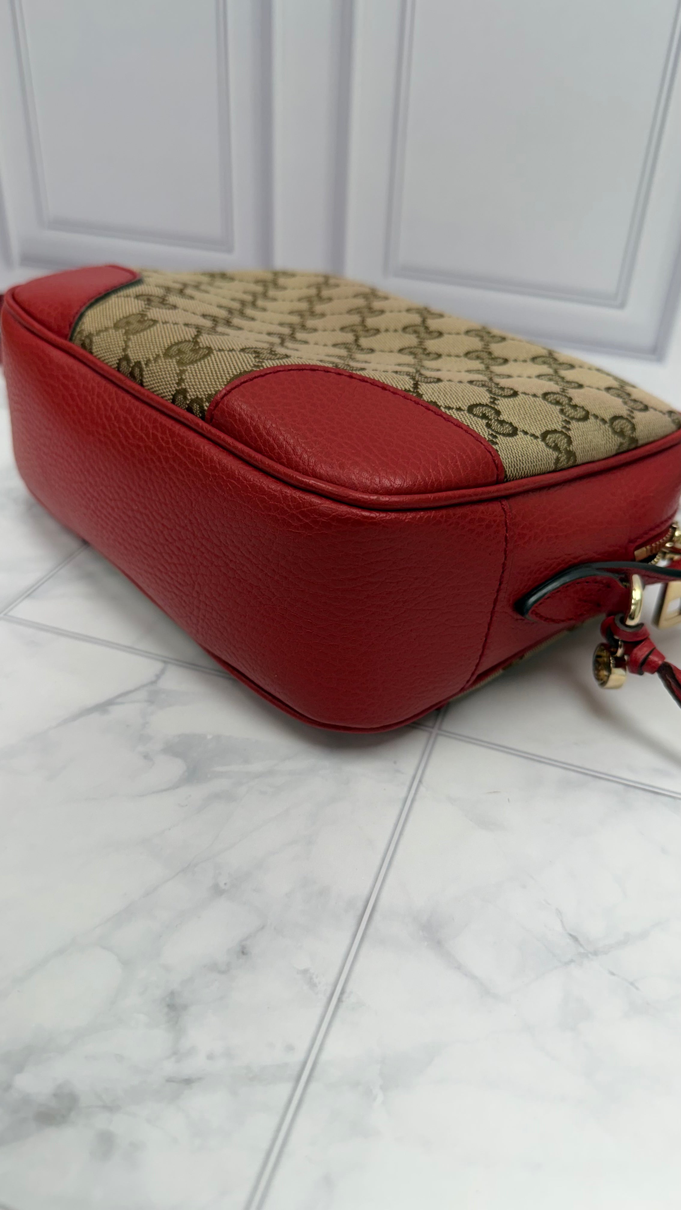 *DONS DROP* Gucci GG Canvas & Red Leather Bree Camera Bag