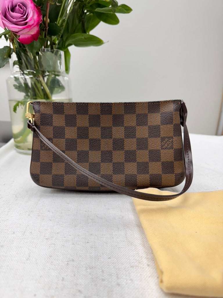 *DONS DROP* Louis Vuitton Damier Ebene Navona Pochette