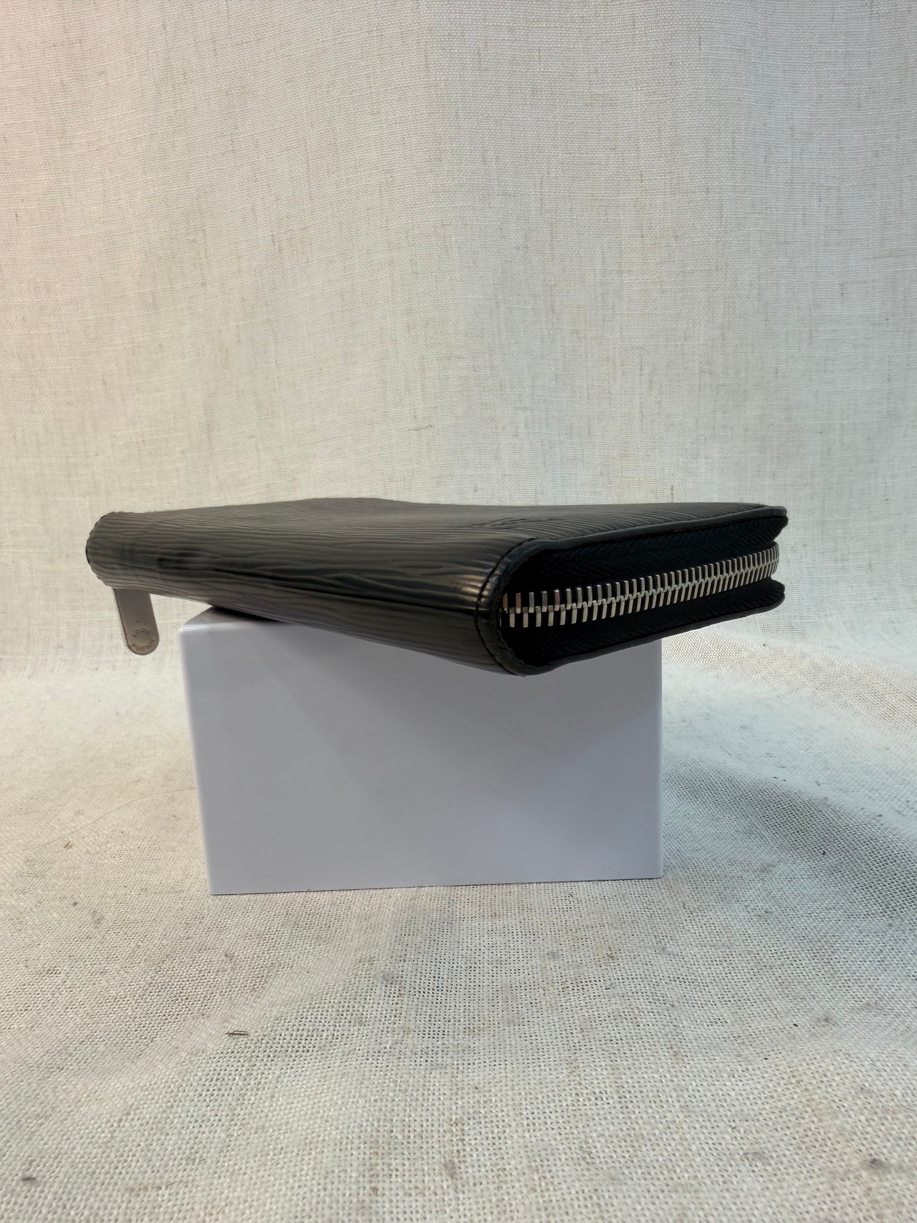 Louis Vuitton Black Epi Zippy Wallet
