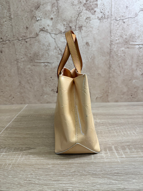 Louis Vuitton Cream Vernis Reade PM Hand Bag