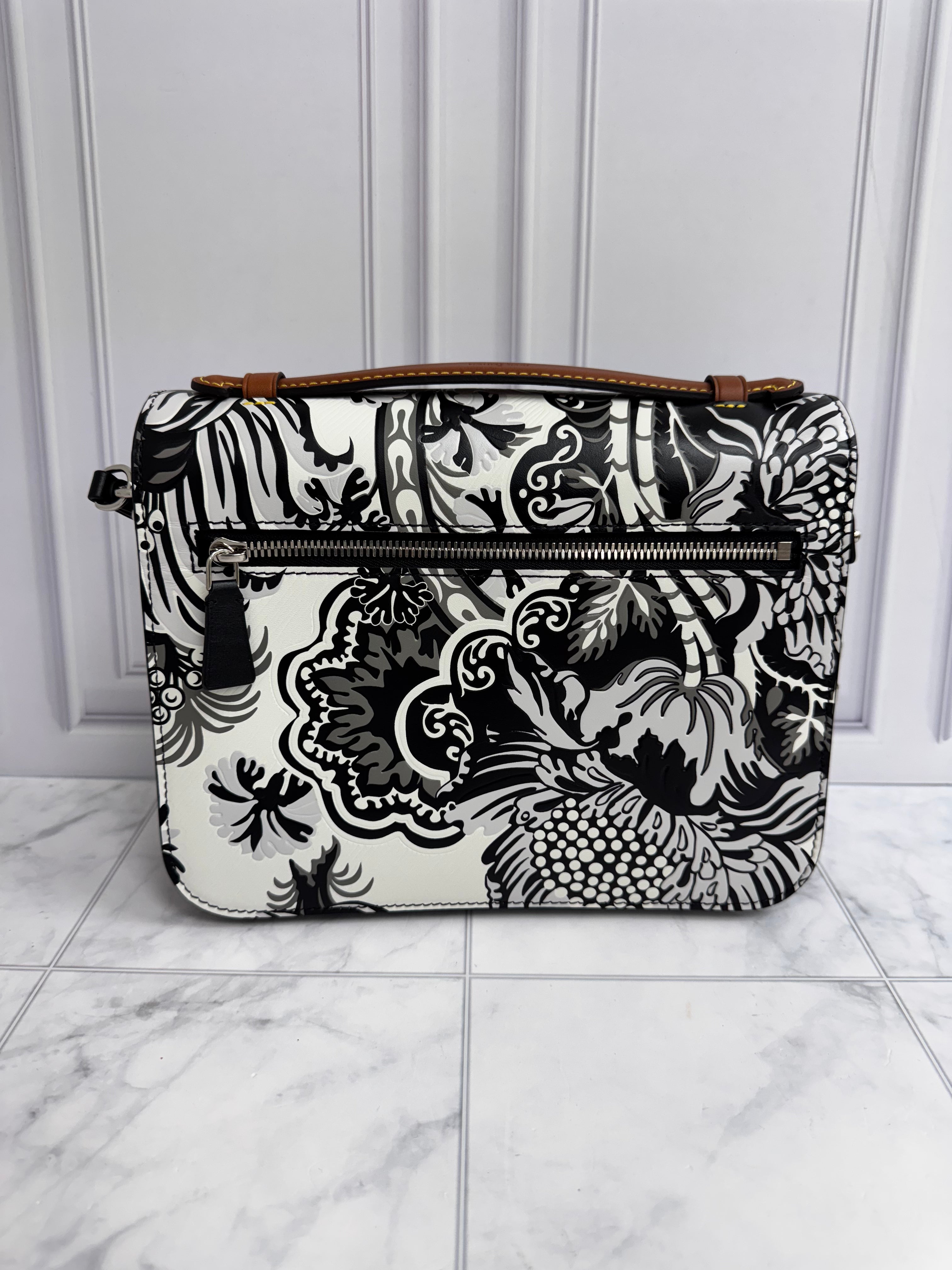 LIKE NEW - Louis Vuitton Black And White Epi Floral Pochette Metis
