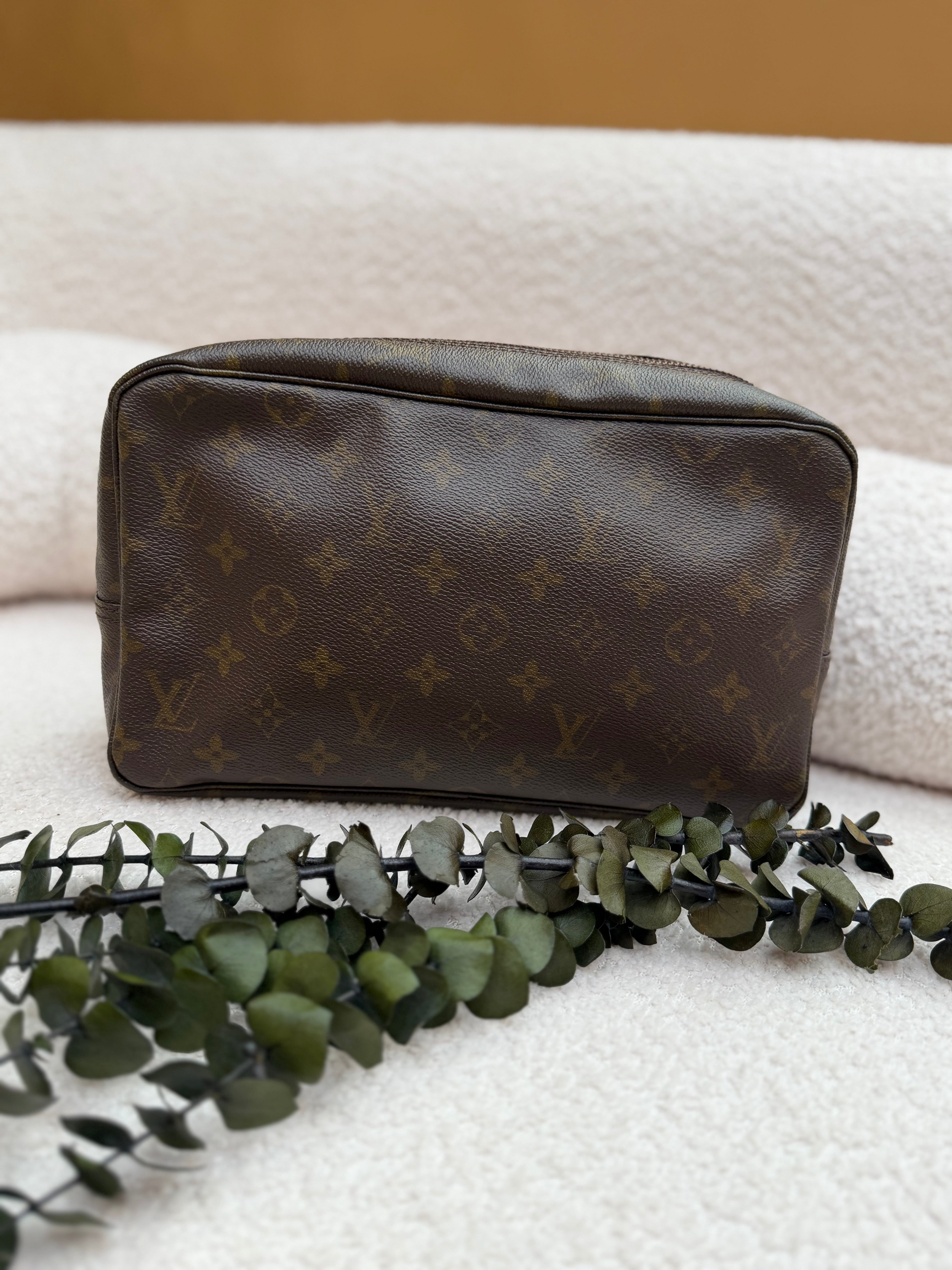 Louis Vuitton Monogram Trousse Toilette 28