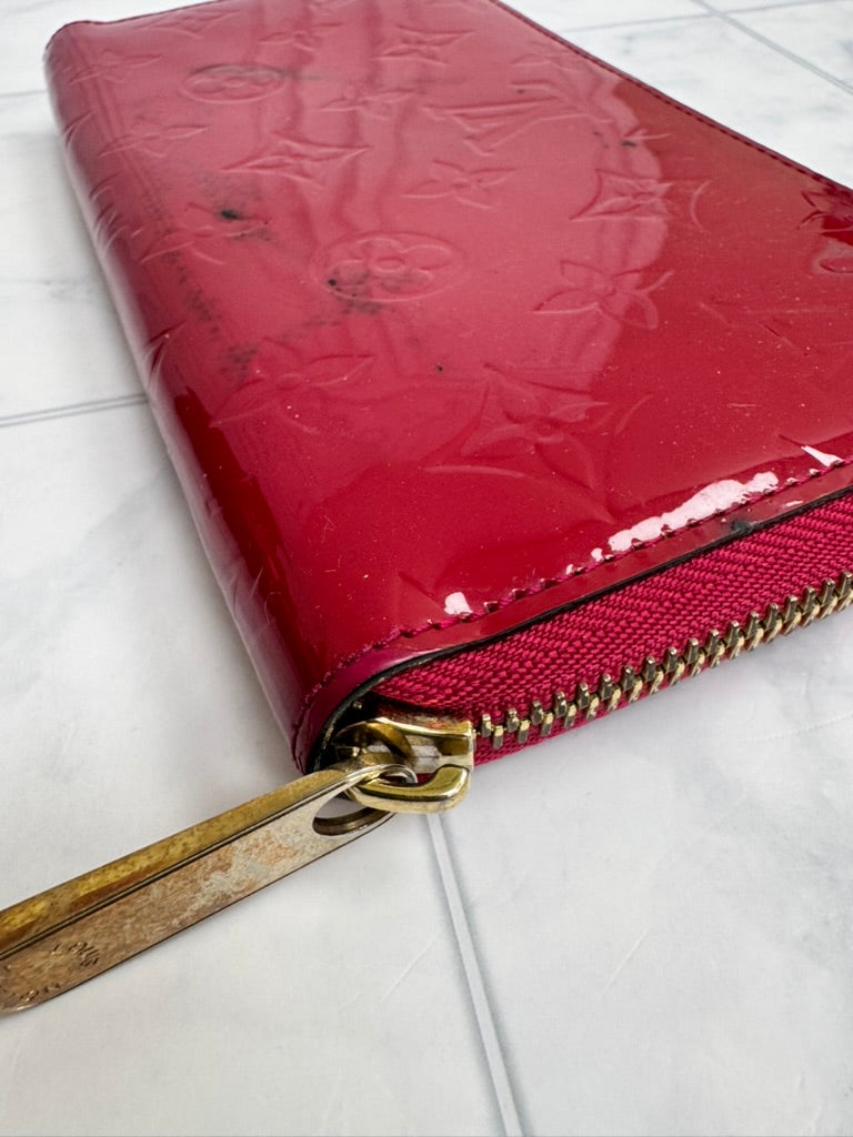 Louis Vuitton Red Vernis Monogram Zippy Wallet