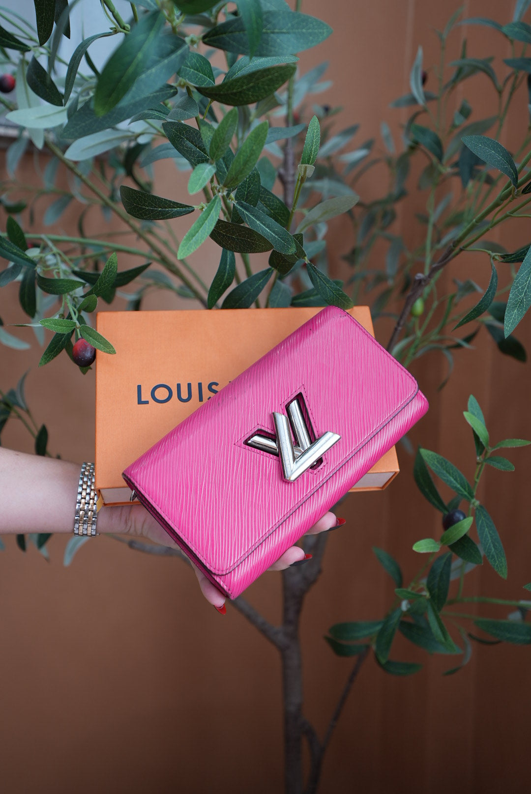 Louis Vuitton Pink Epi Twist Sarah Wallet