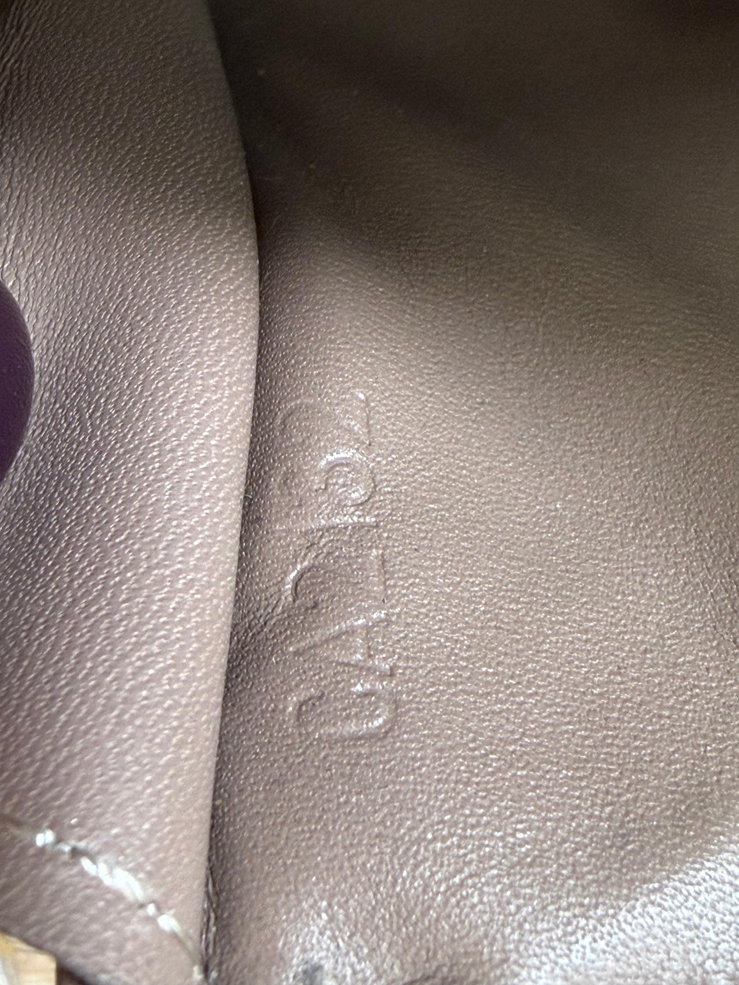 Louis Vuitton Bronze Vernis Pochette Cles