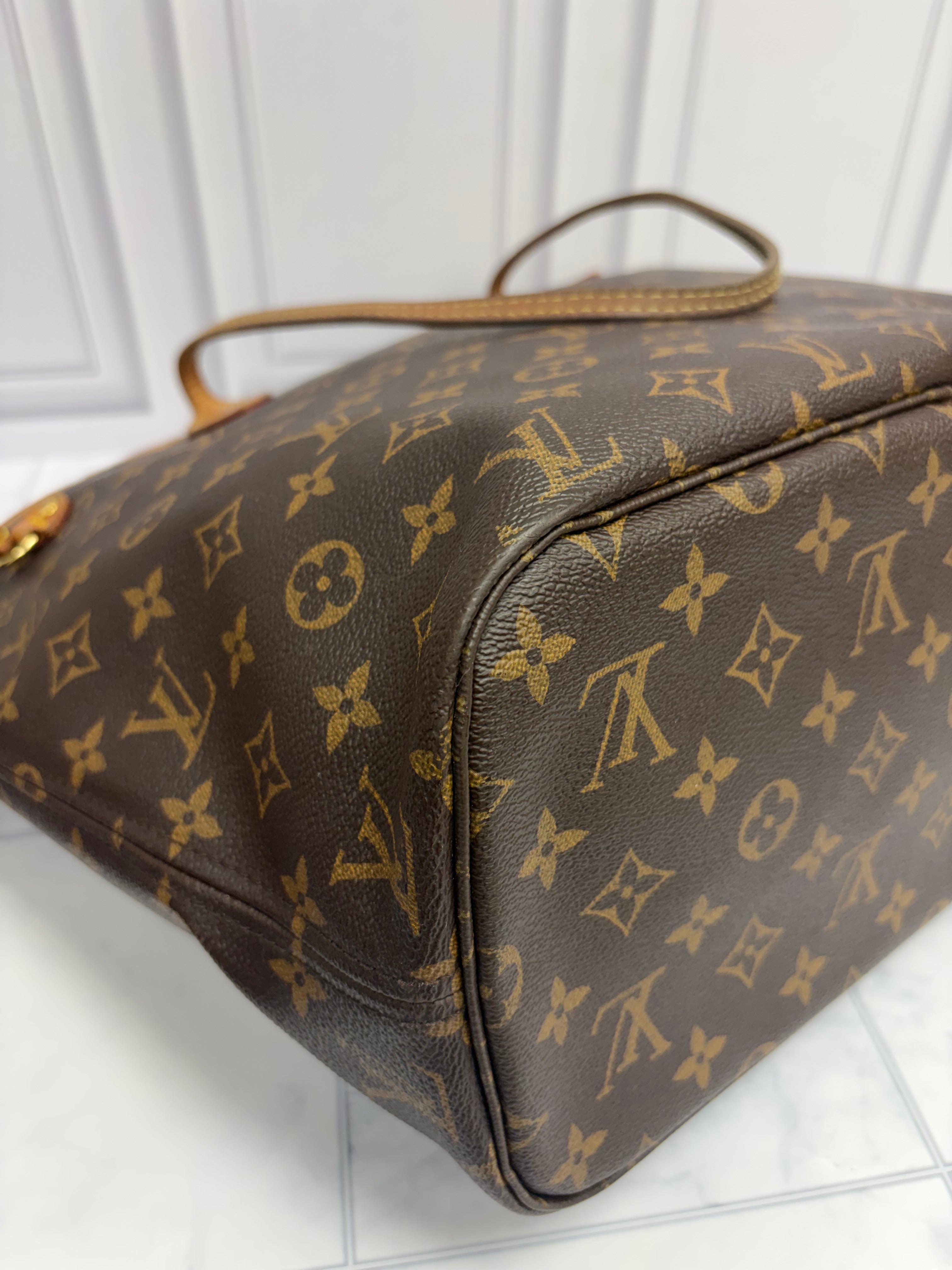Louis Vuitton Monogram Neverfull MM & Pouch