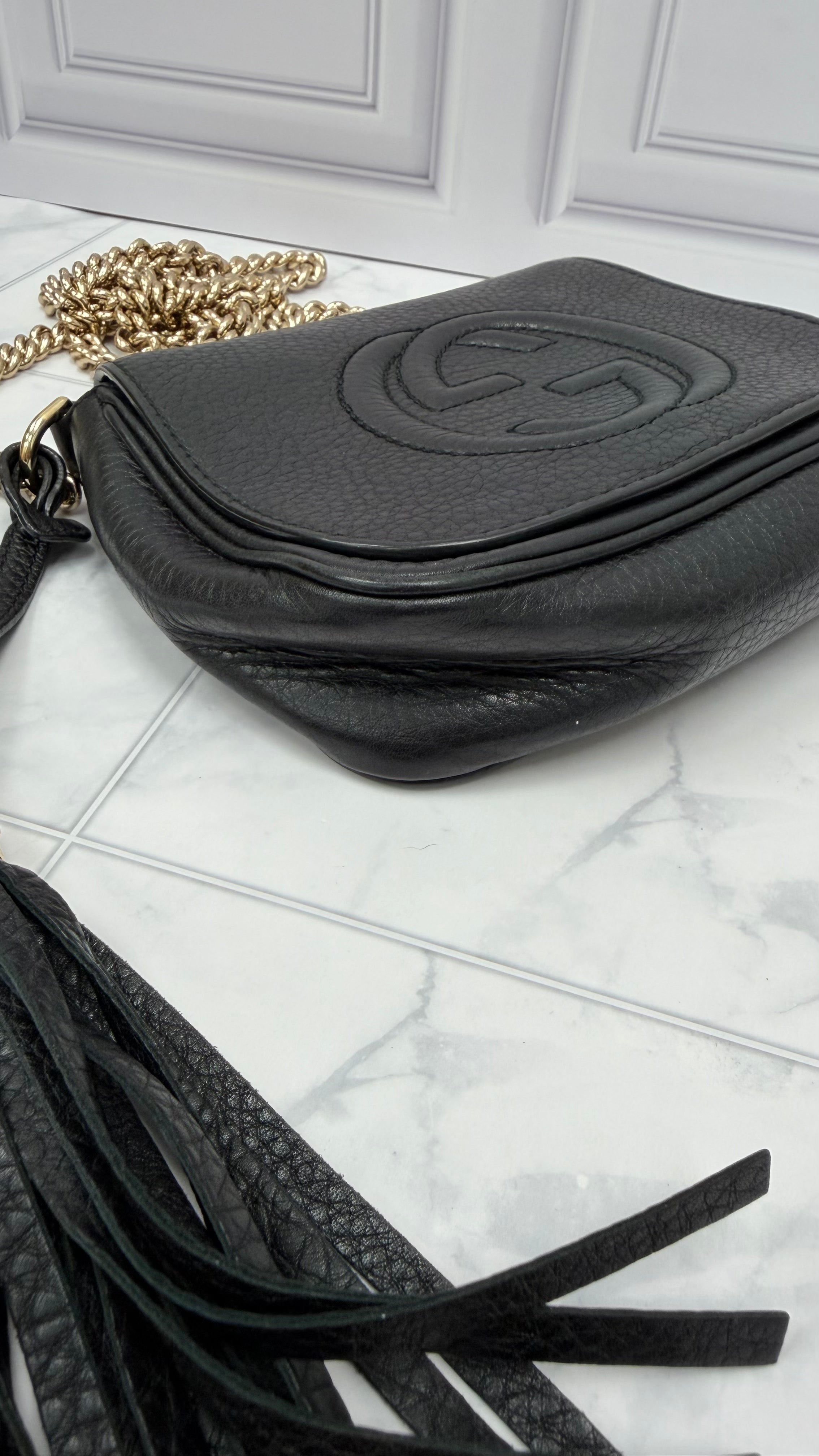 *DONS DROP* Gucci Black Pebbled Leather Soho Small Flap Bag