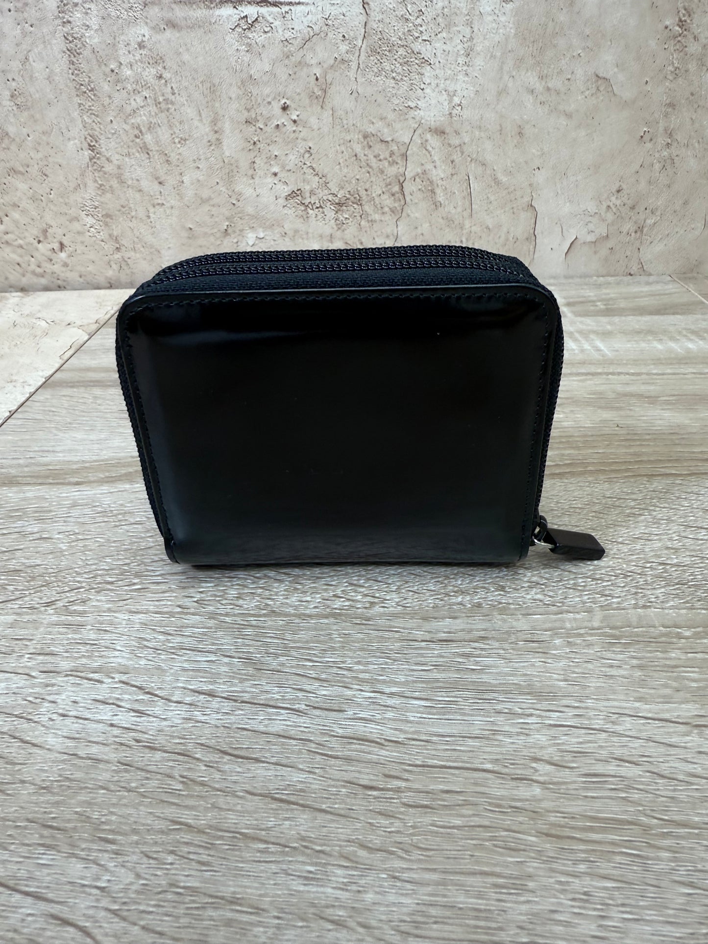 Gucci Black Patent Leather Zippy Compact Wallet