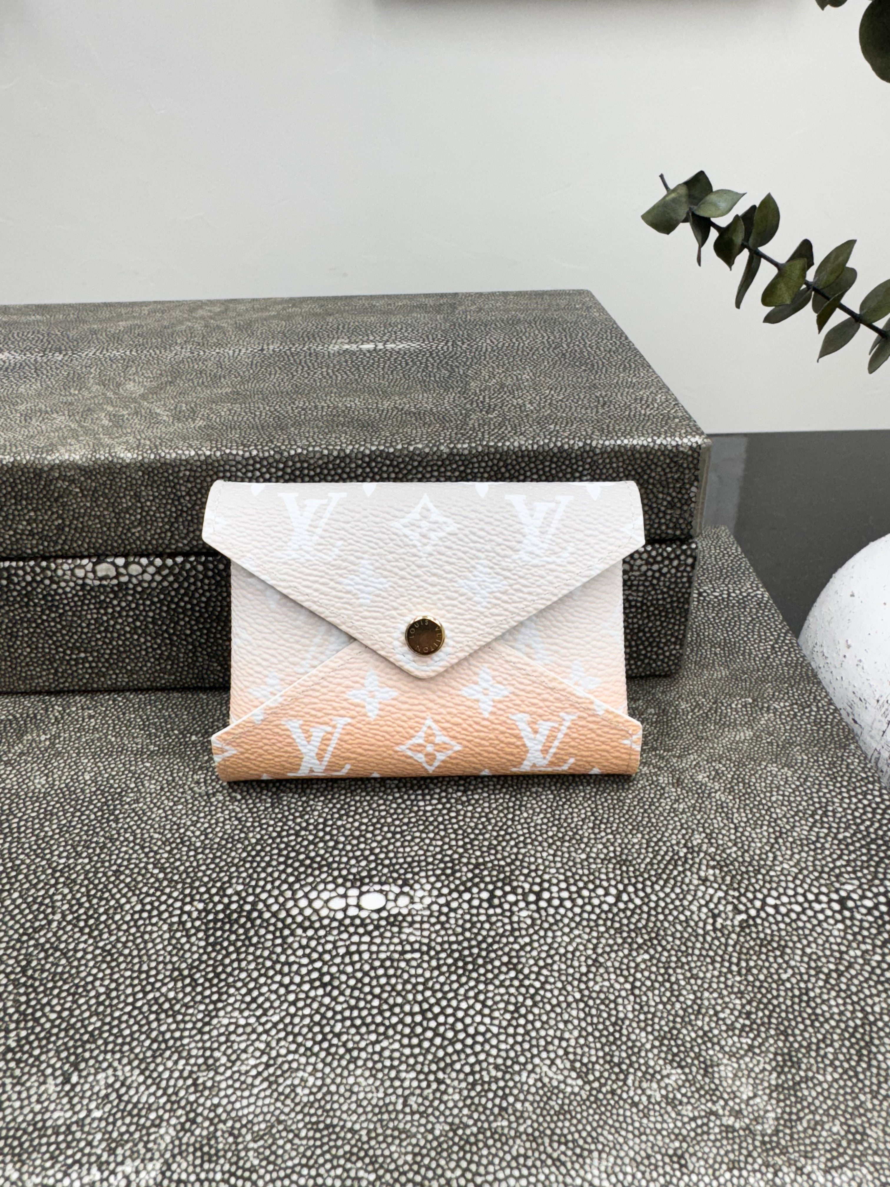 BRAND NEW - Louis Vuitton Peach Monogram By The Pool Small Kirigami Pochette
