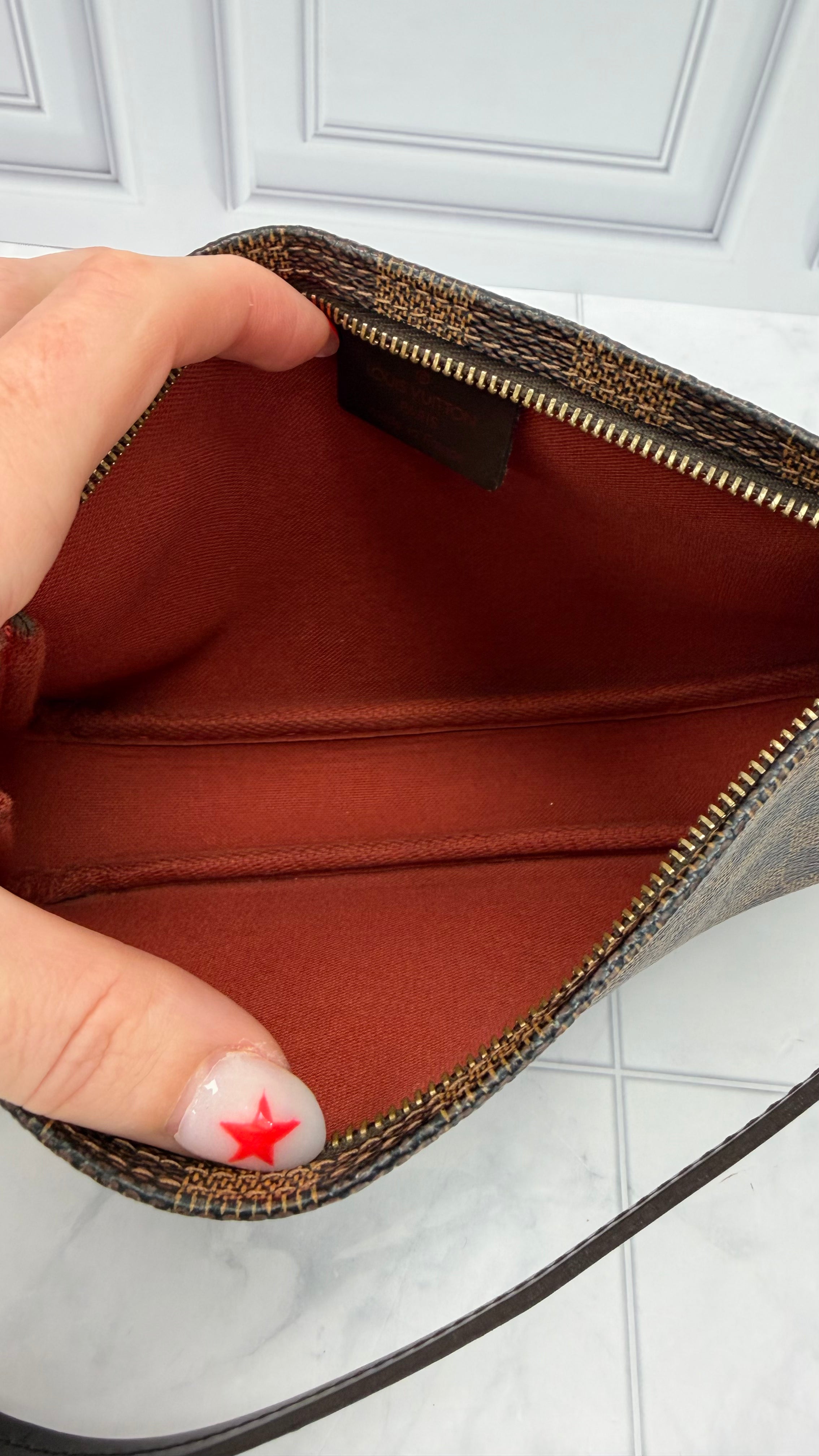 *DONS DROP* Louis Vuitton Damier Ebene Navona Pochette