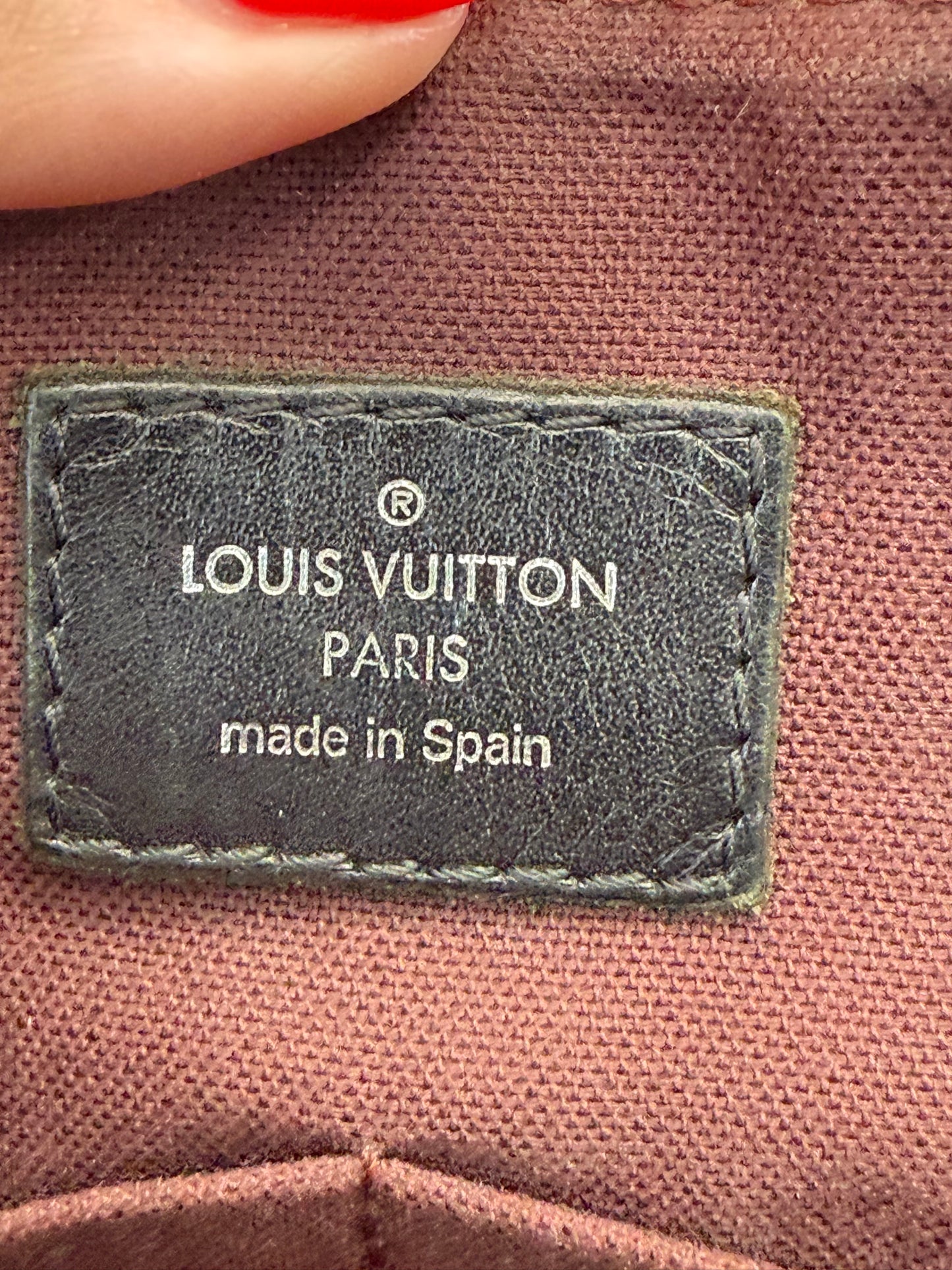 Louis Vuitton Monogram Macassar District Messenger Bag