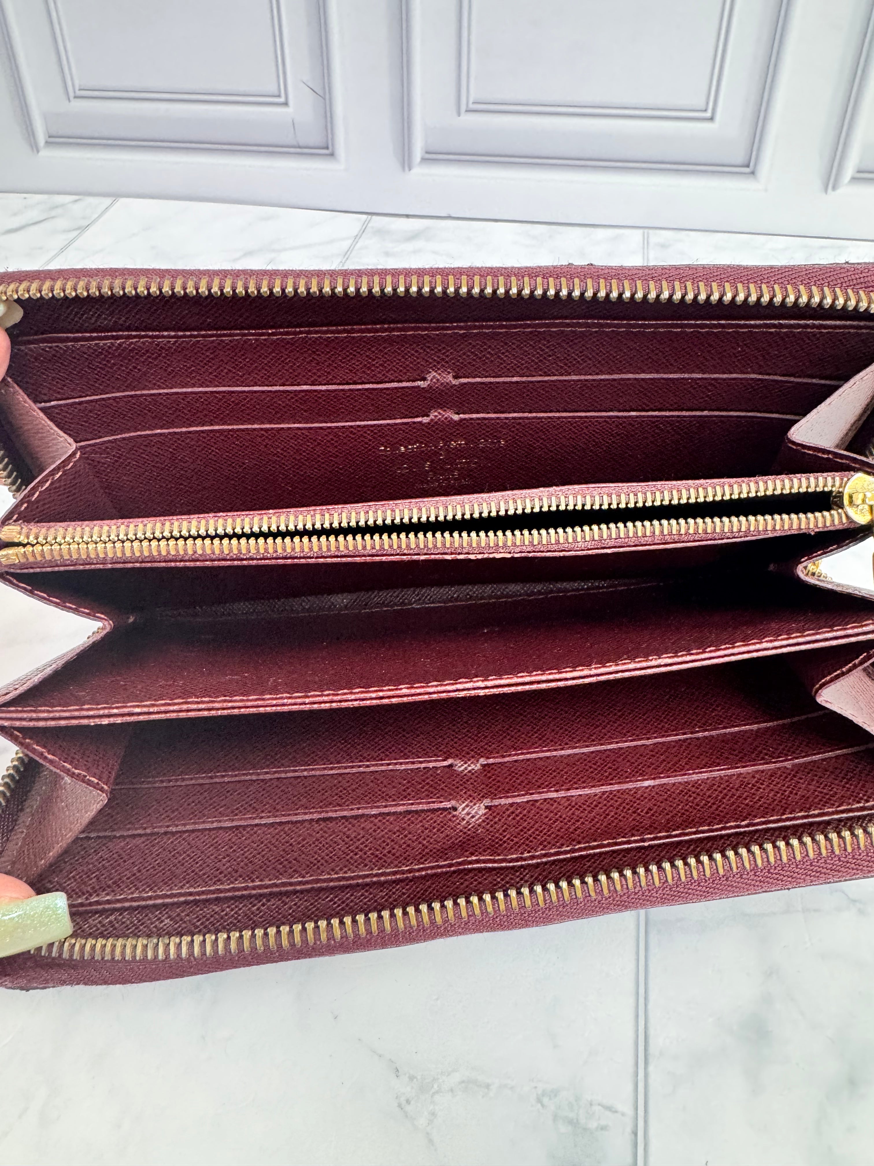 Louis Vuitton Rare Damier Paillettes Red Sequined Zippy Wallet