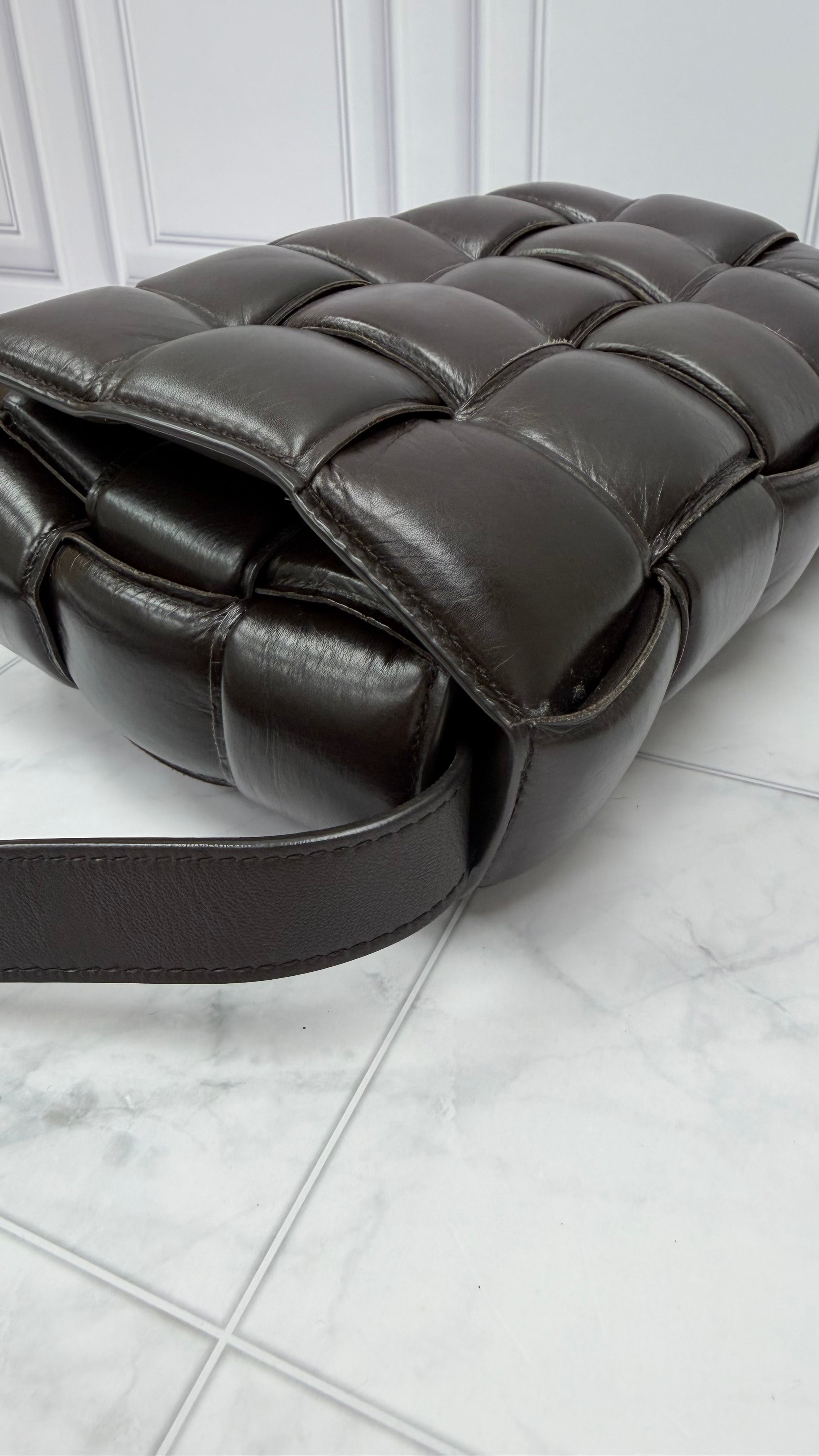 *DONS DROP* Bottega Veneta Chocolate Brown Maci Intrecciato Leather Padded Cassette Bag