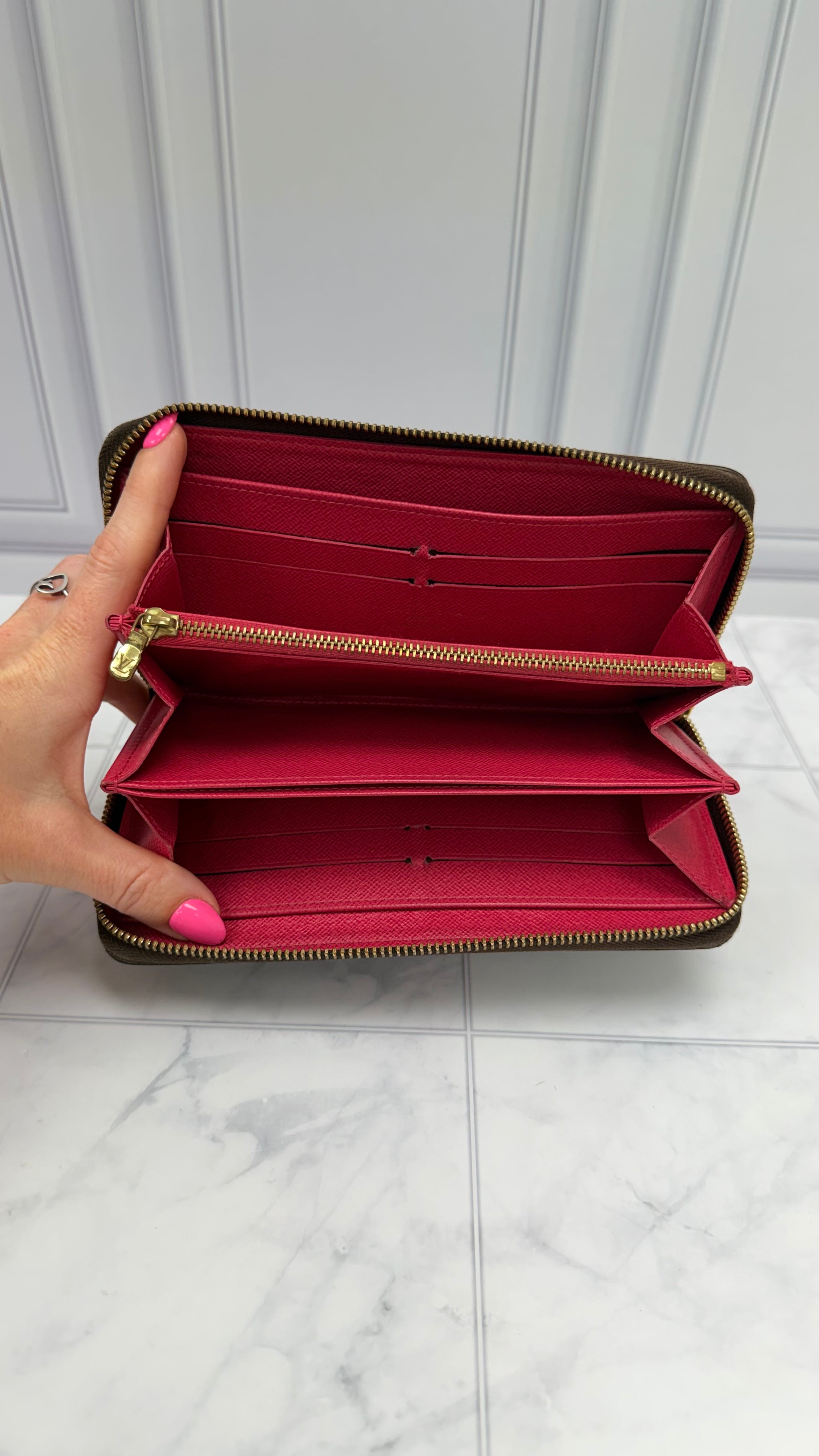 Louis Vuitton Monogram Zippy Wallet