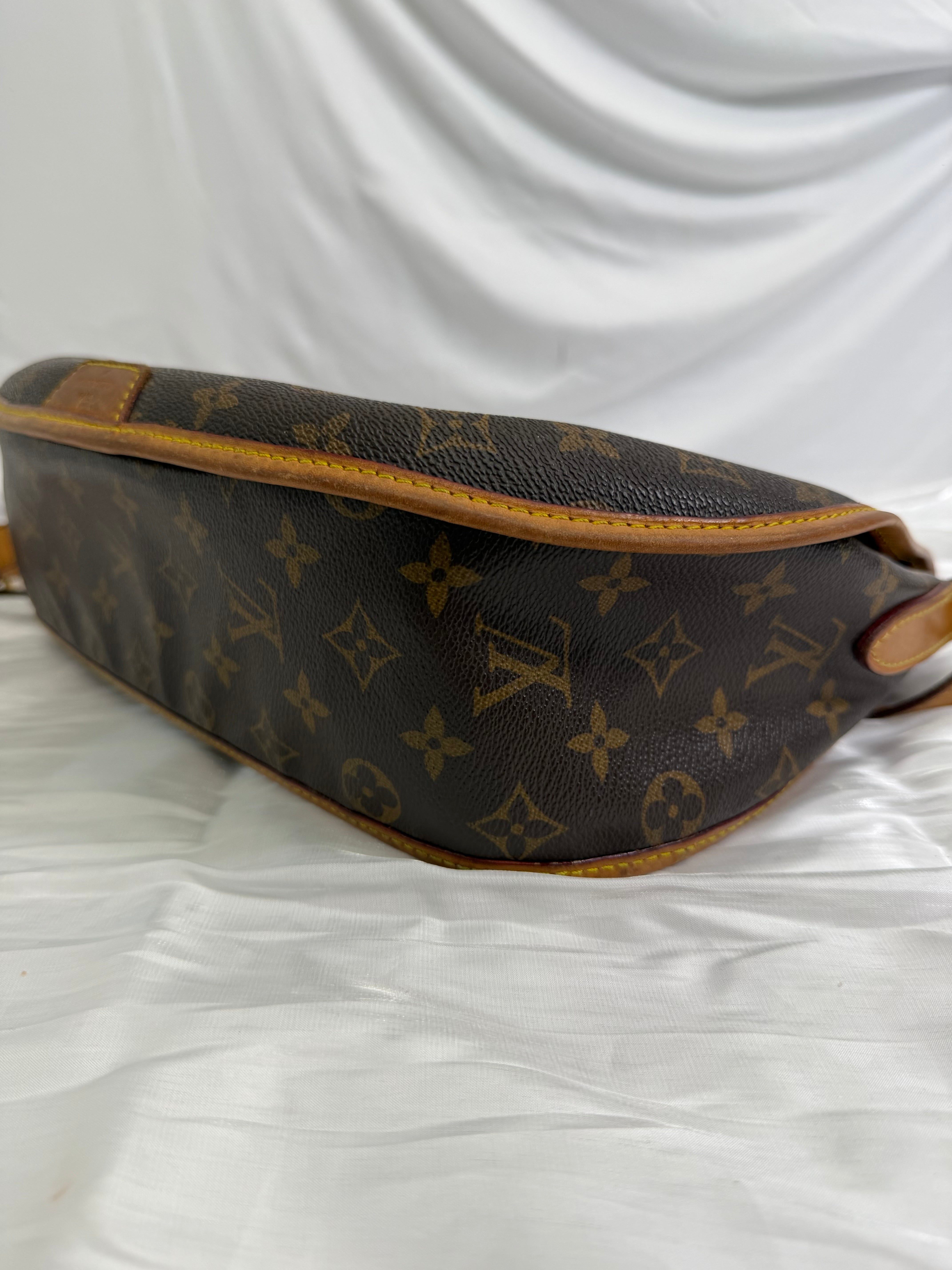 Louis Vuitton Monogram Menilmontant MM