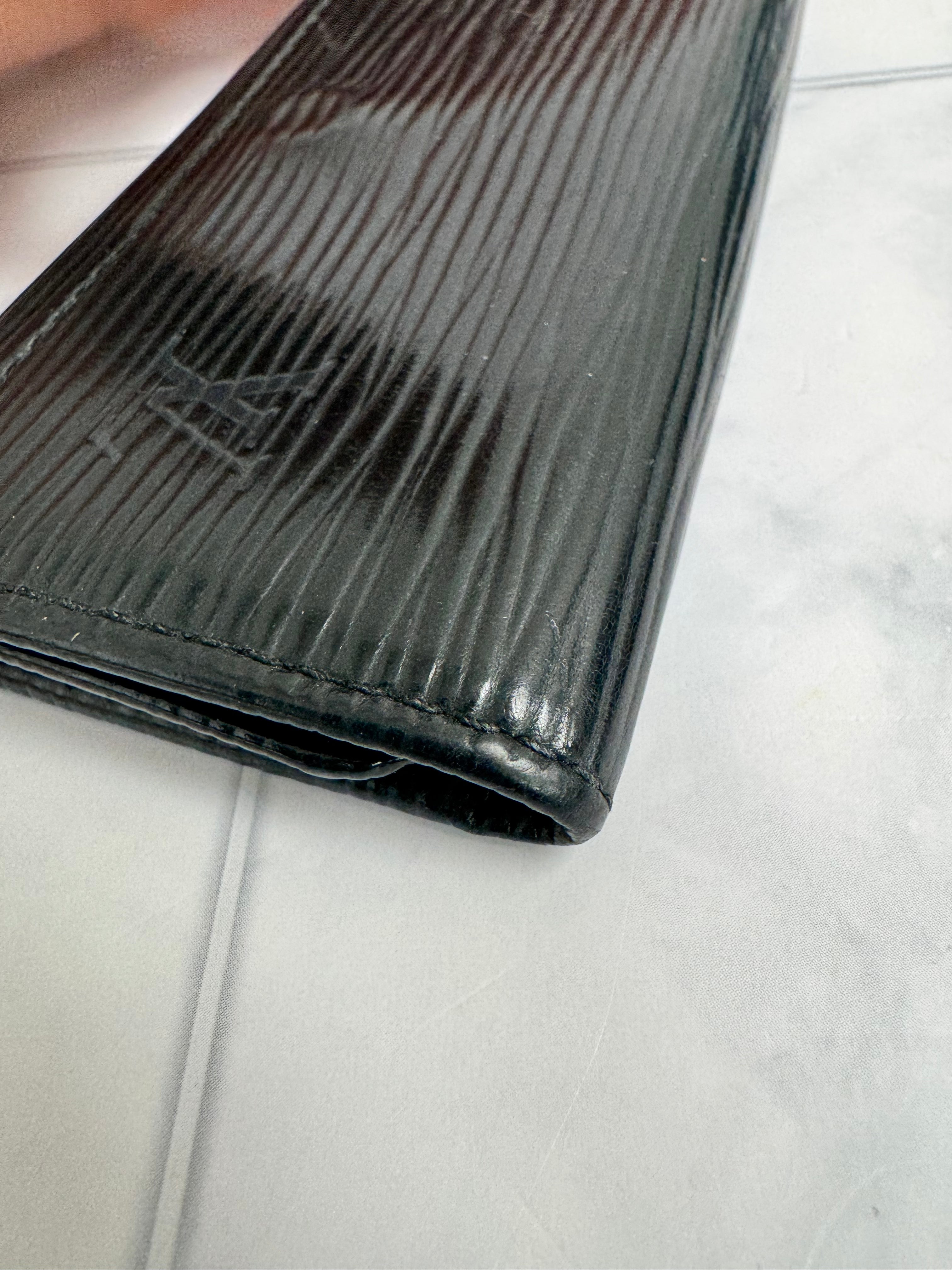 Louis Vuitton Black Epi Leather 4 Key Holder
