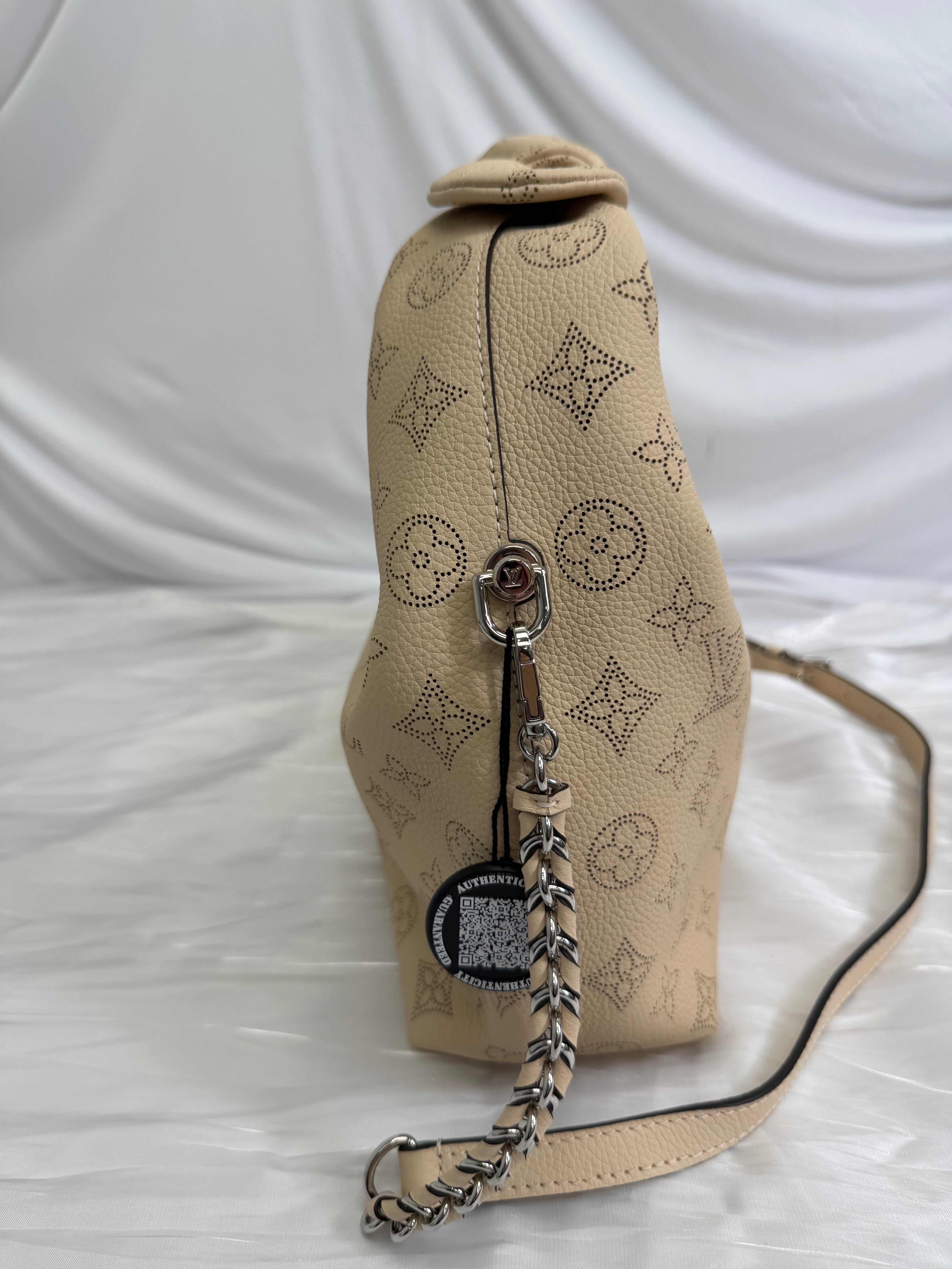 BRAND NEW Louis Vuitton Monogram Beige Mahina Leather Why Knot PM Bag