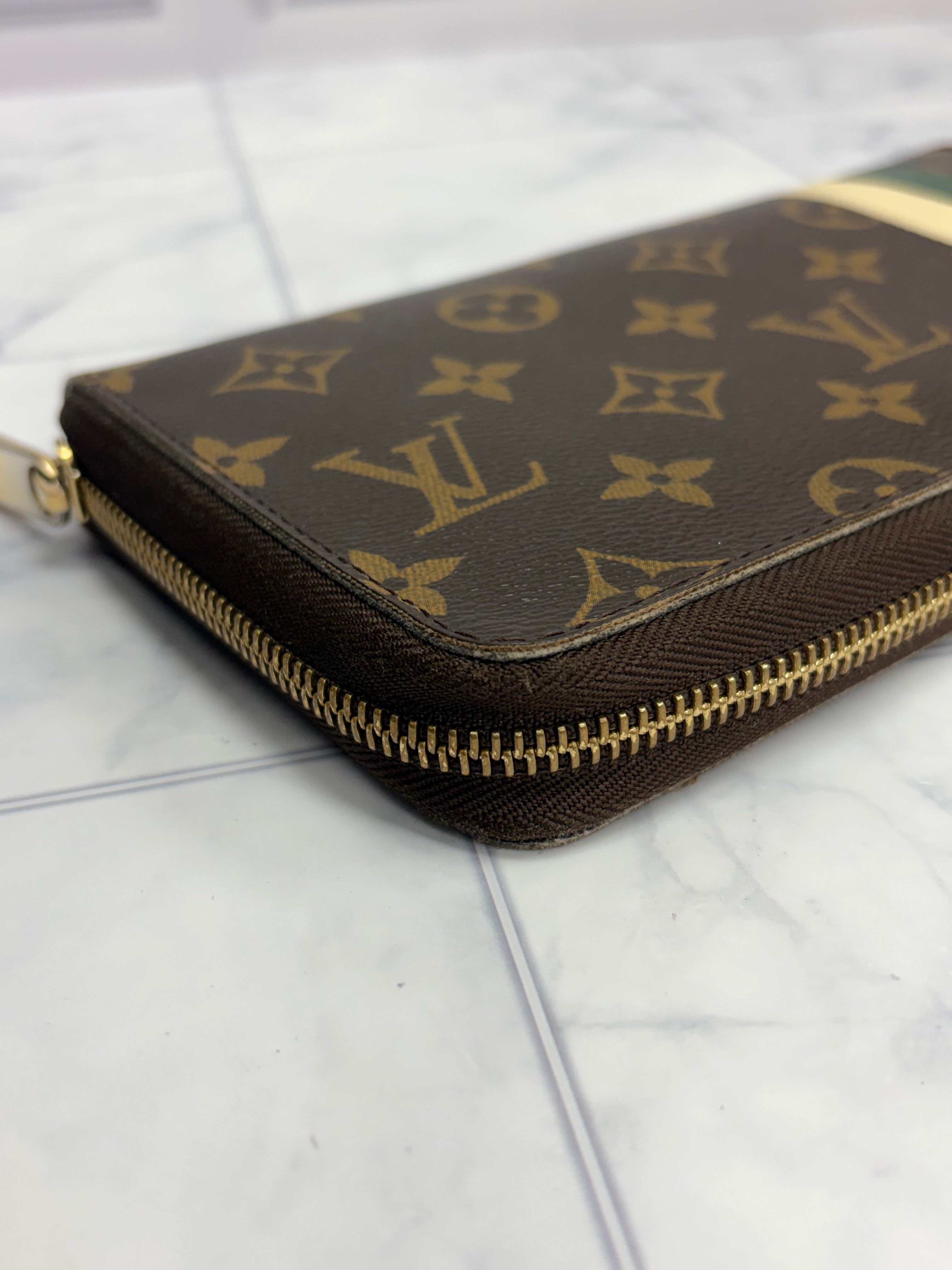 Louis Vuitton Monogram Groom Zippy Organizer Wallet