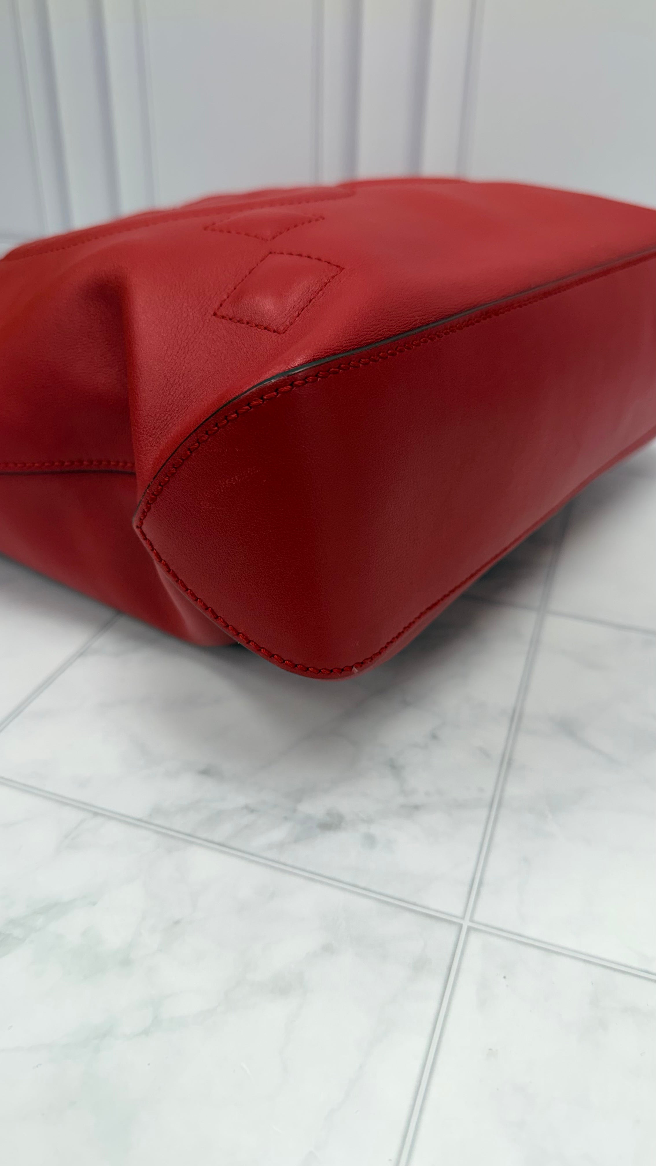 *DONS DROP* Gucci Red Leather GG Embossed Leather Apollo Hobo Bag