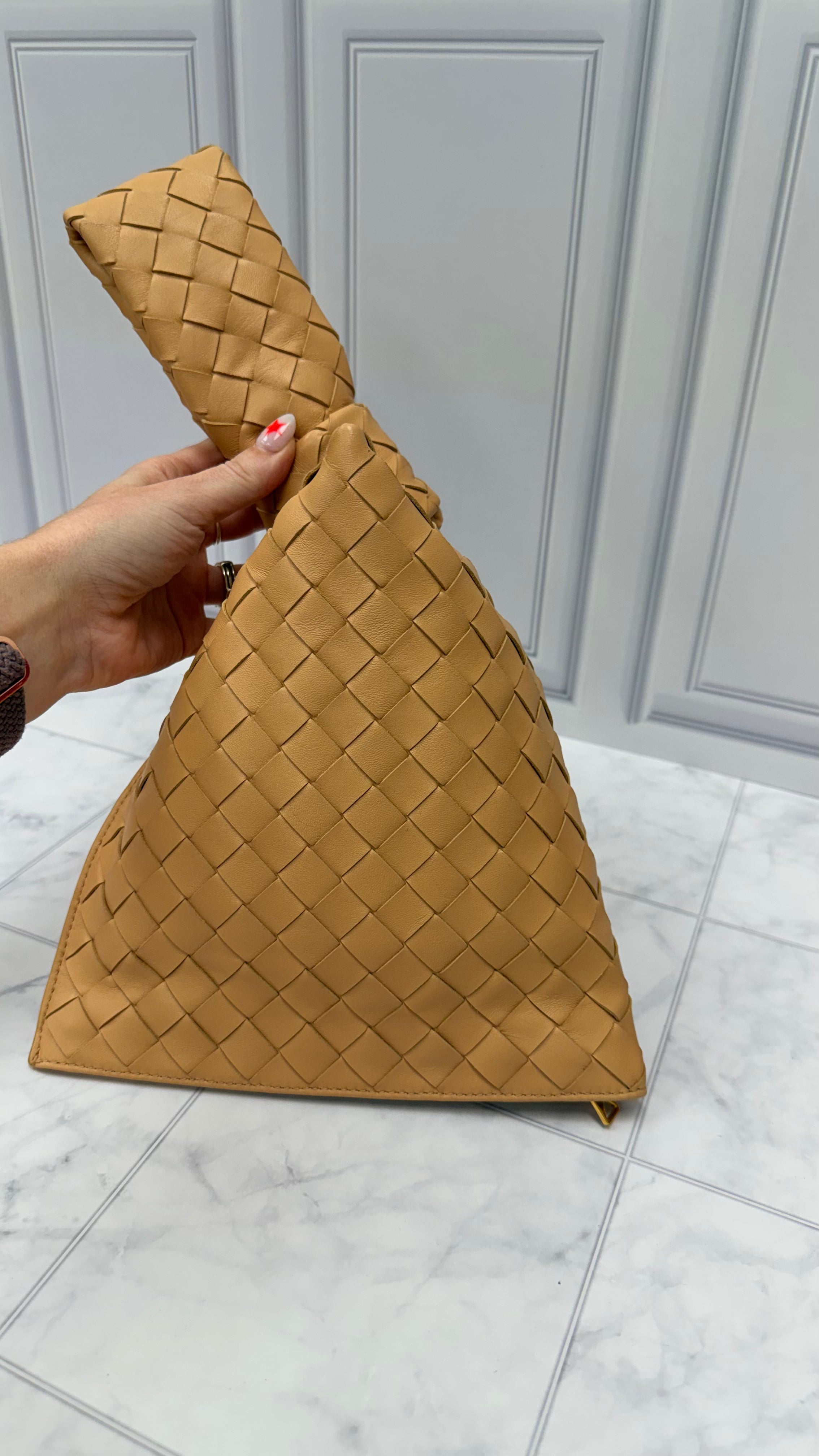 *DONS DROP* LIKE NEW - Bottega Veneta Tan Intrecciato Leather Mini Twist Bag