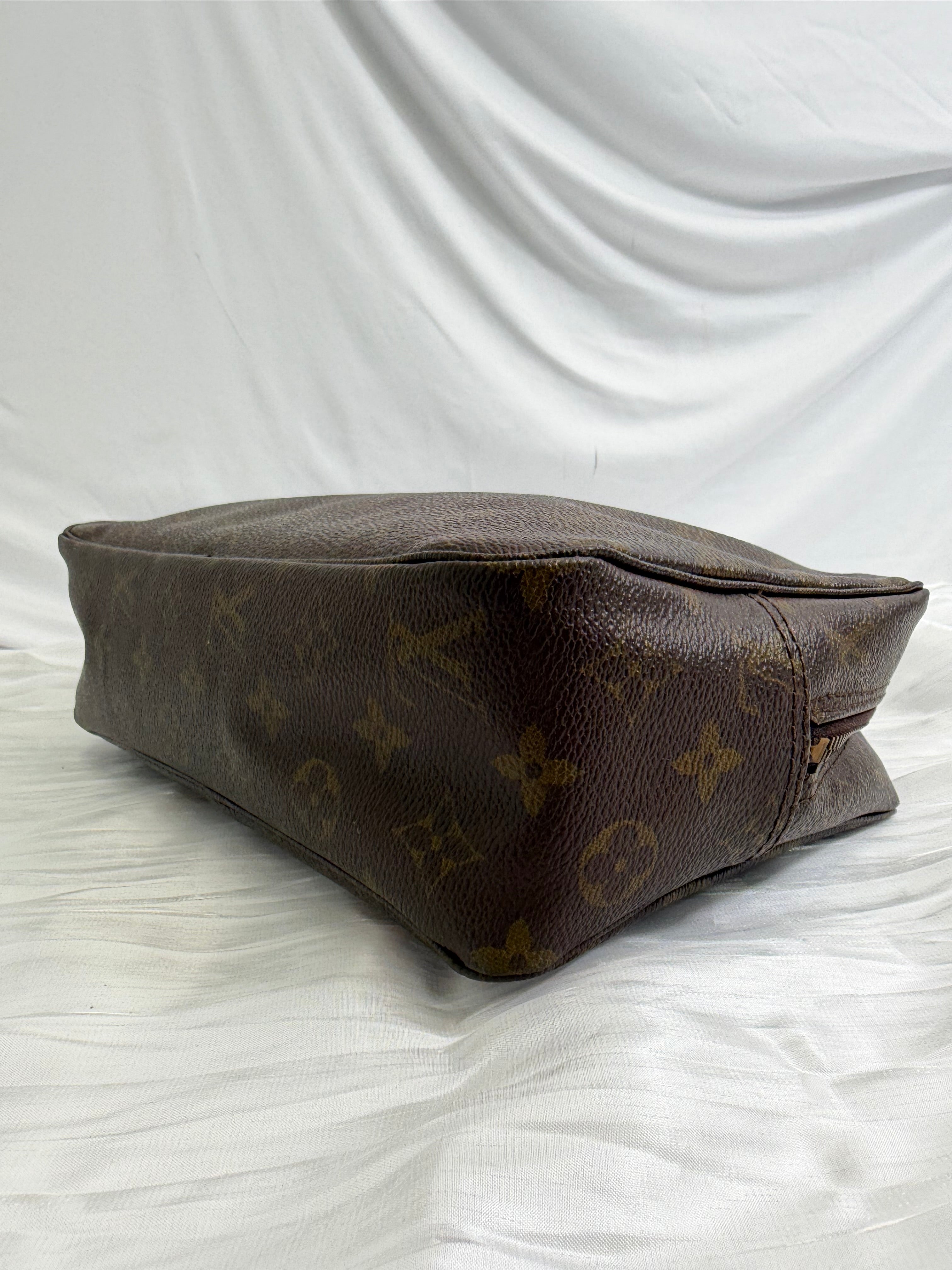 Louis Vuitton Monogram Trousse Toilette 28