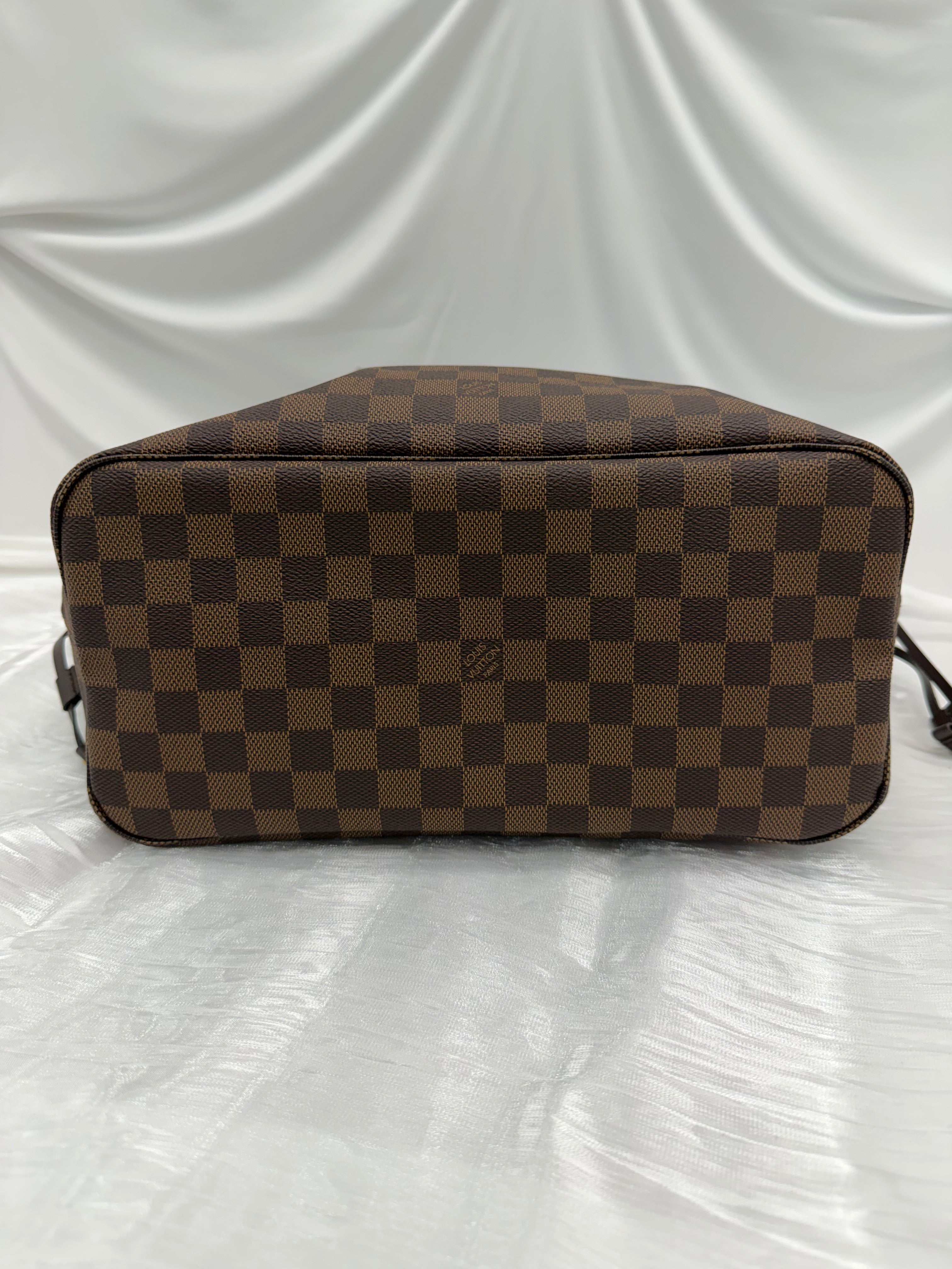 BRAND NEW- Louis Vuitton Damier Ebene Neverfull MM