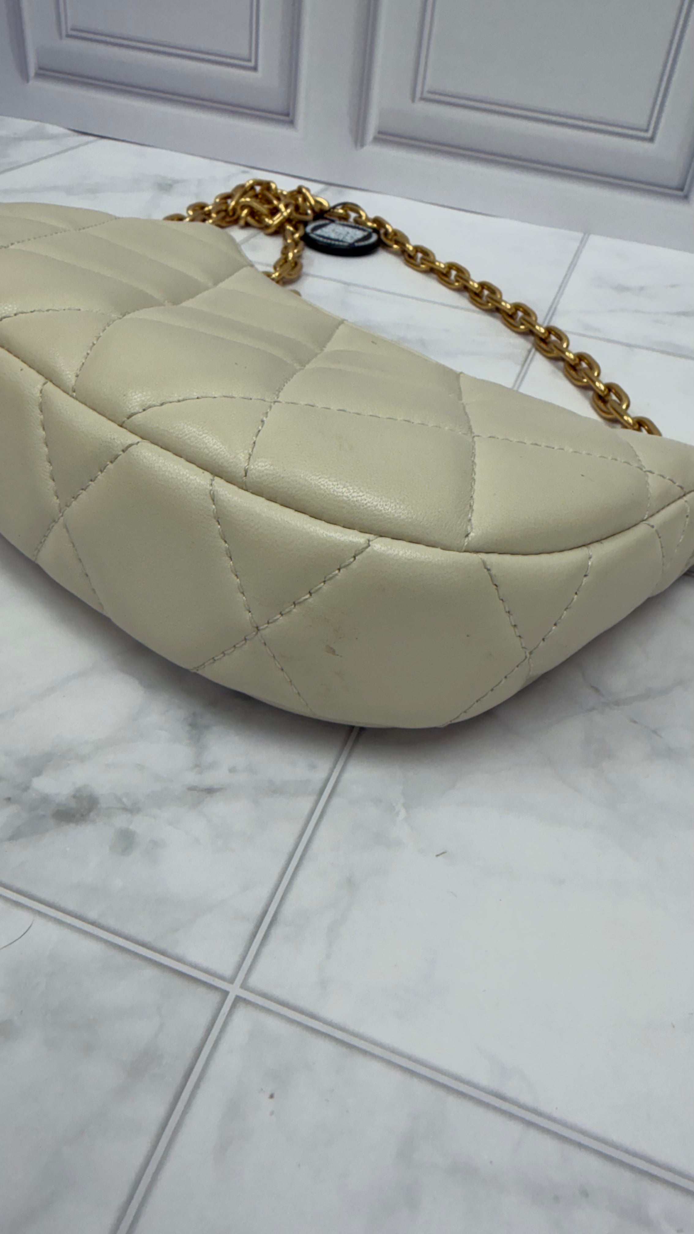 *DONS DROP* Burberry Creme Quilted Leather Rocking Horse Chain Pouch