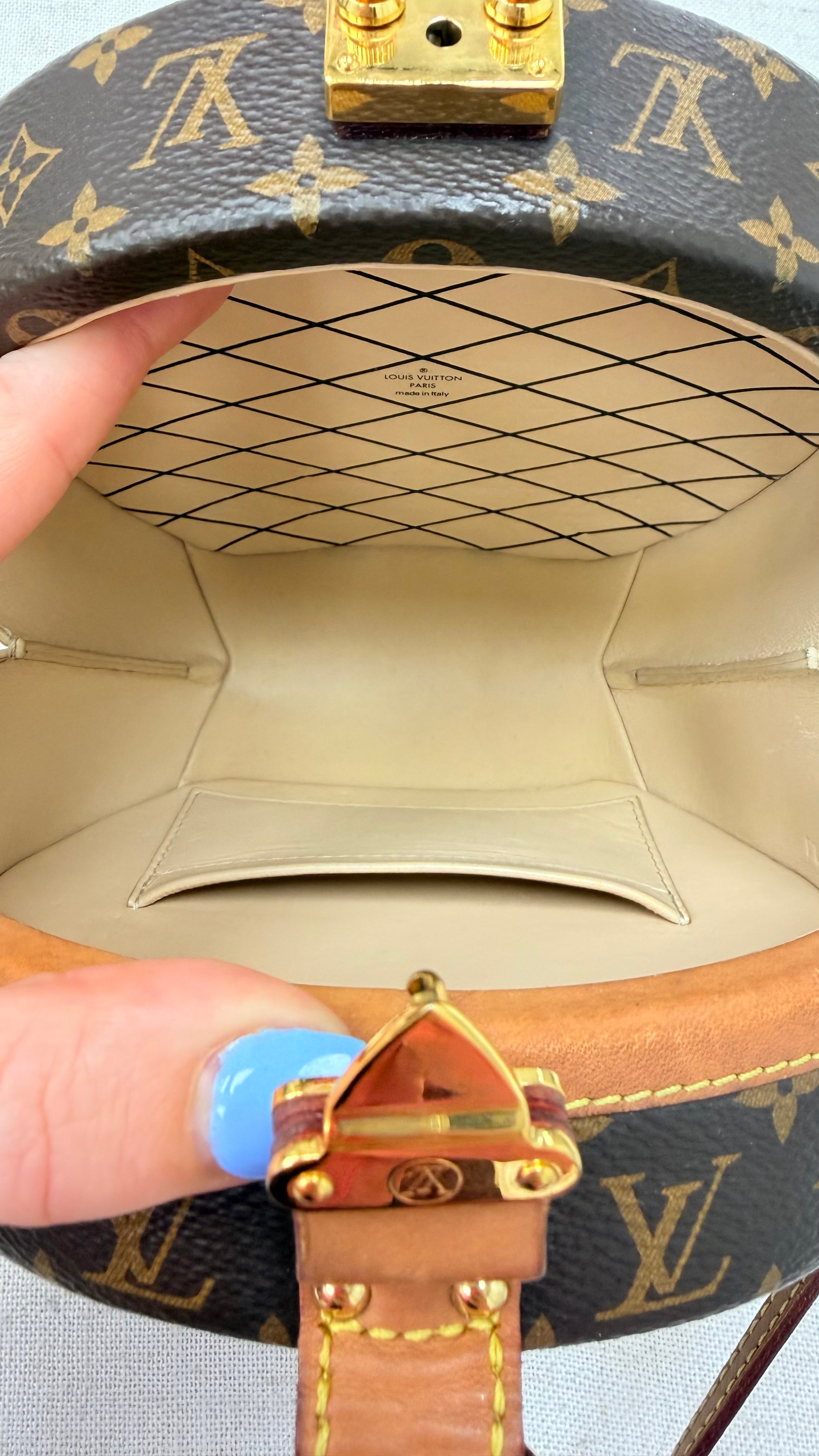 Louis Vuitton Monogram Boite Chapeau 50 Crossbody