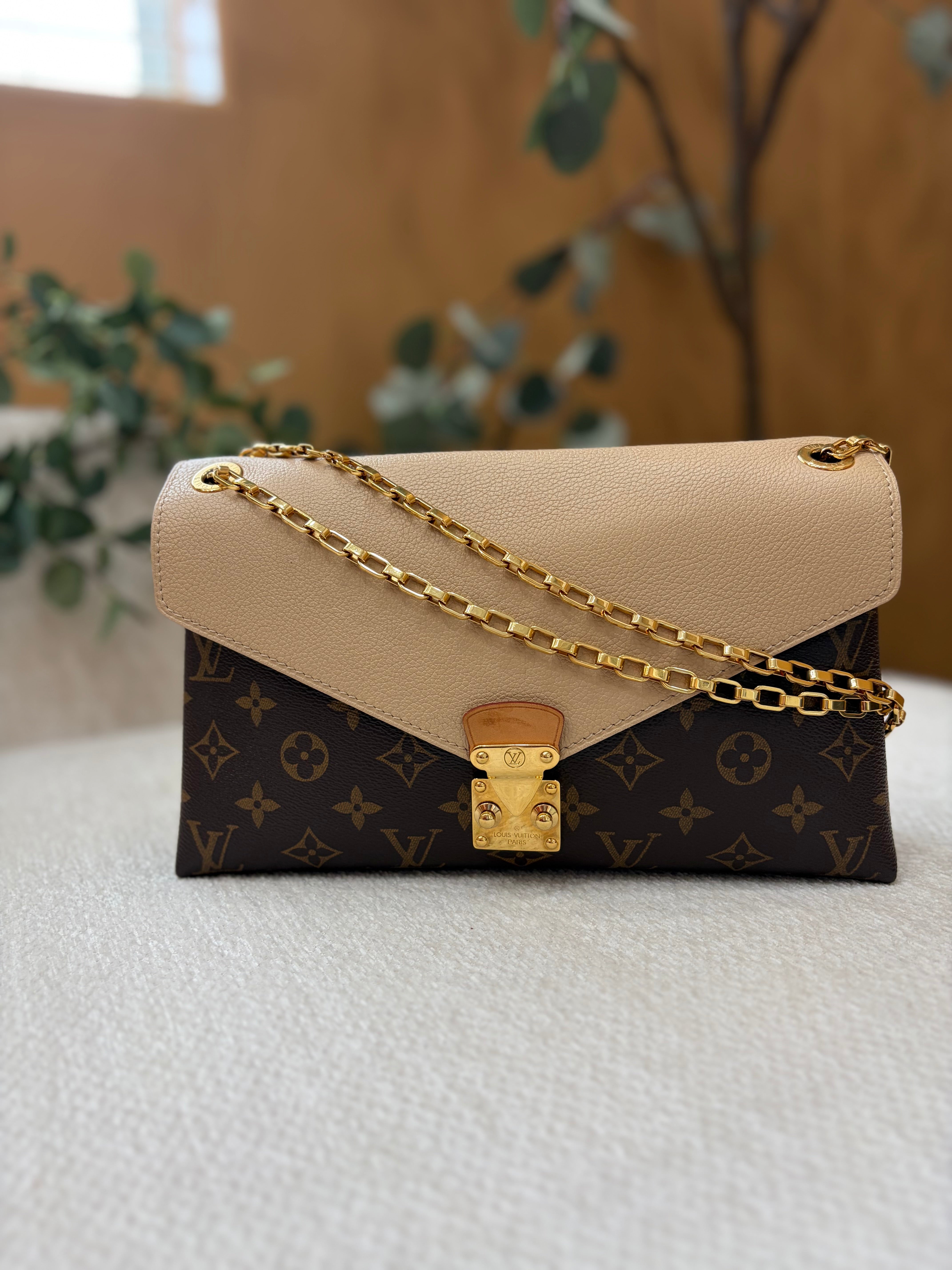 Louis Vuitton Monogram Dune Pallas Chain Bag