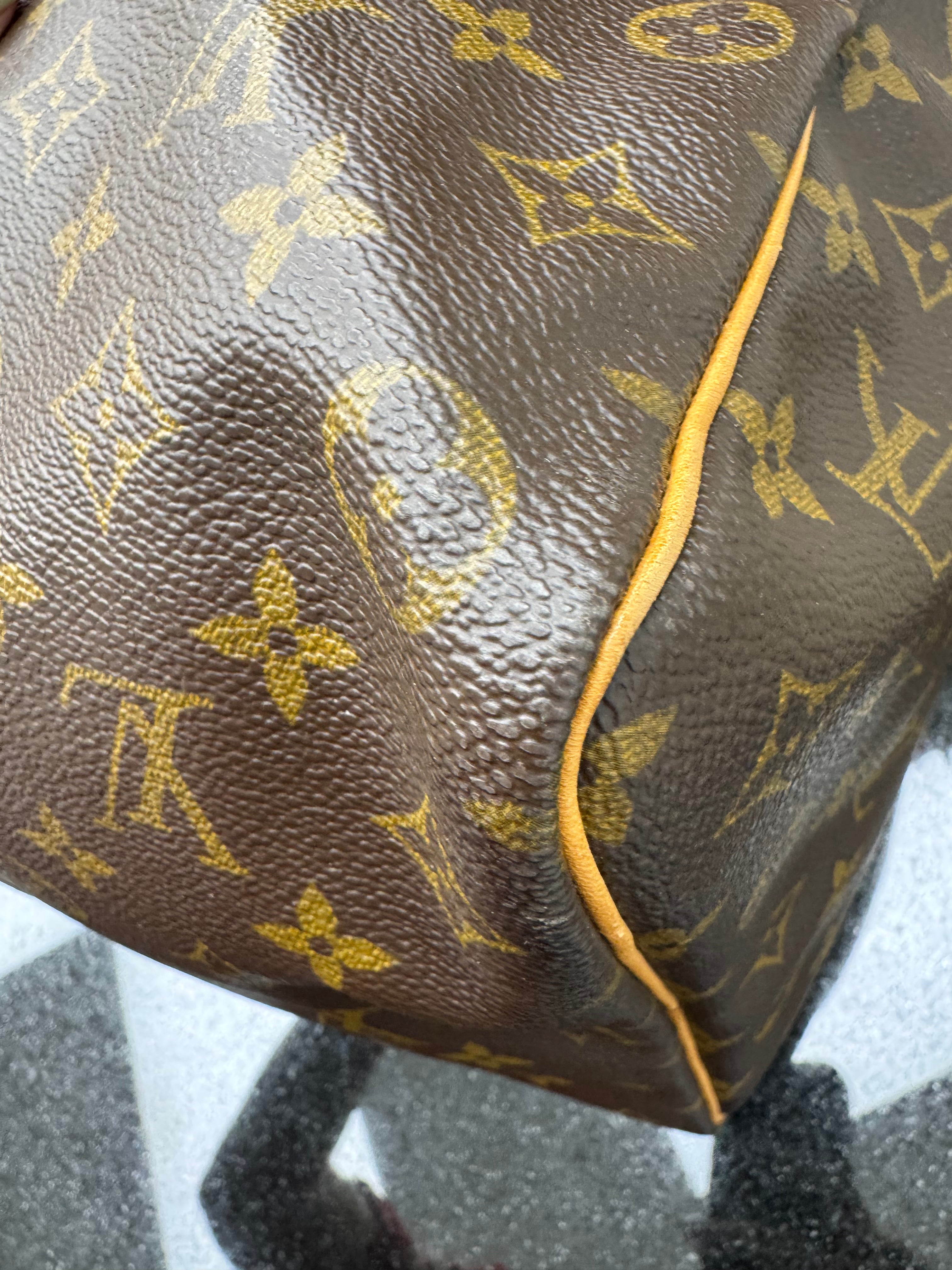 Louis Vuitton Monogram Keepall 50