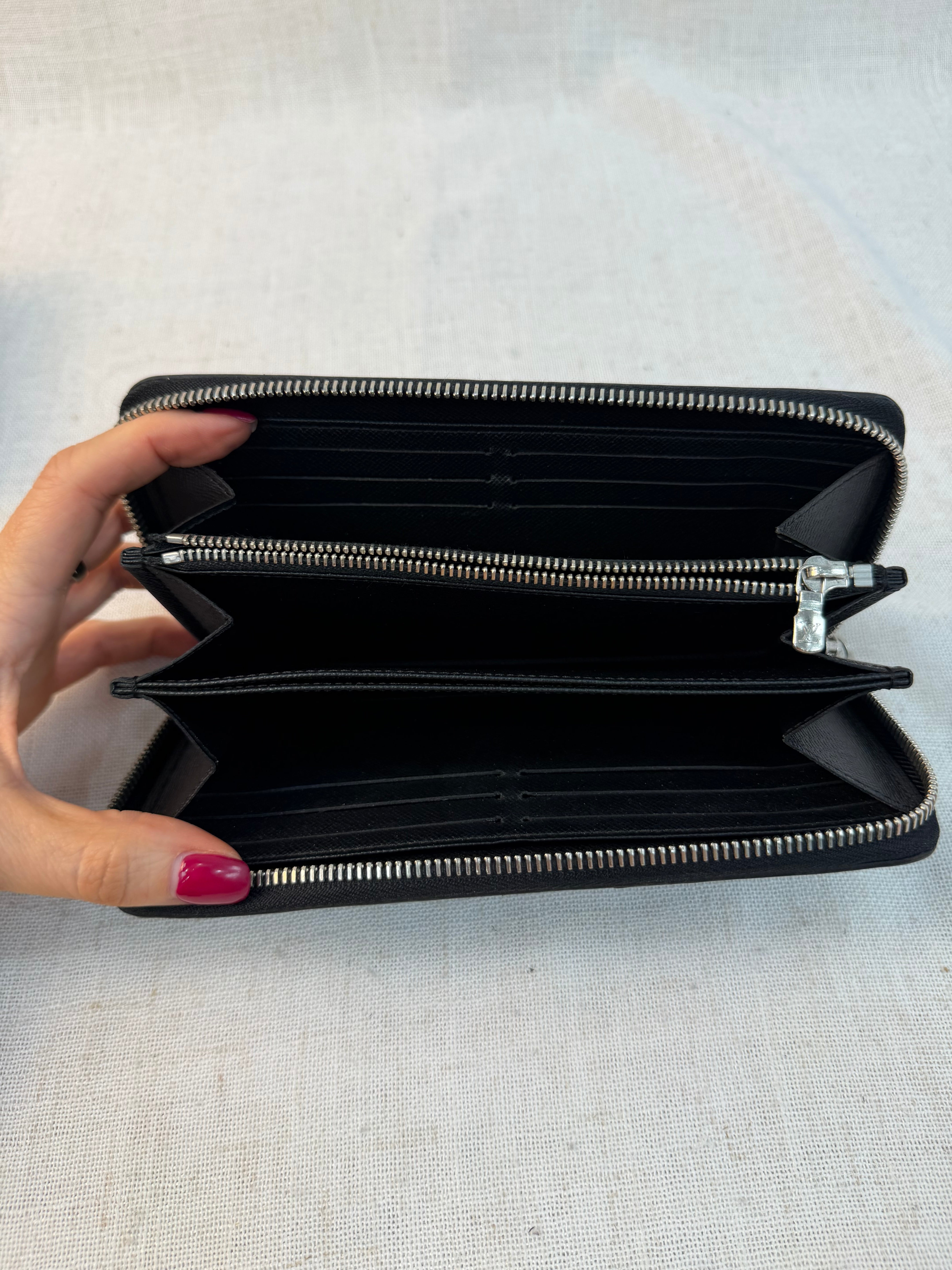 Louis Vuitton Black Epi Zippy Wallet