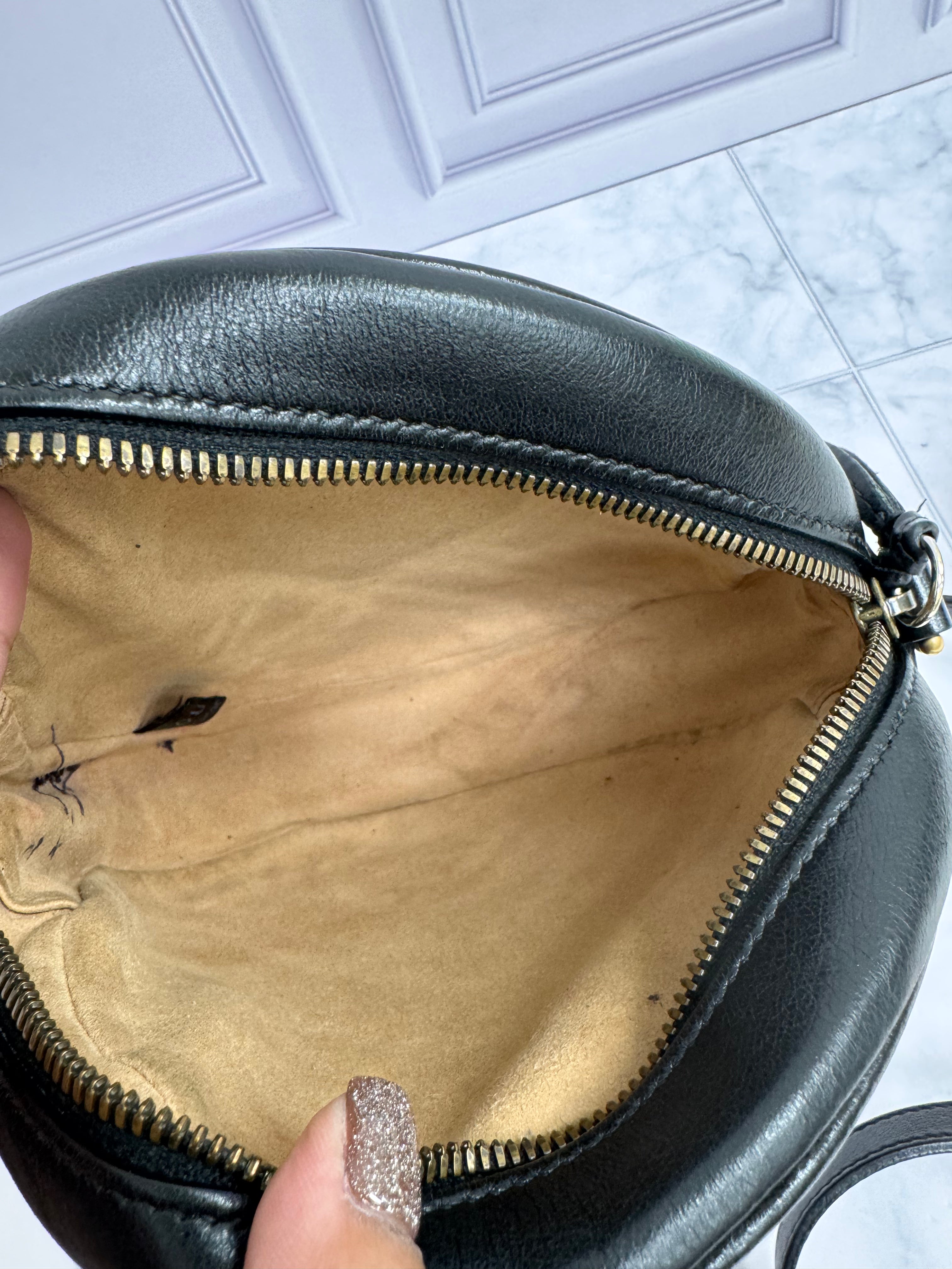 *DONS DROP* Gucci Black Leather Mini Marmont Round Crossbody Bag